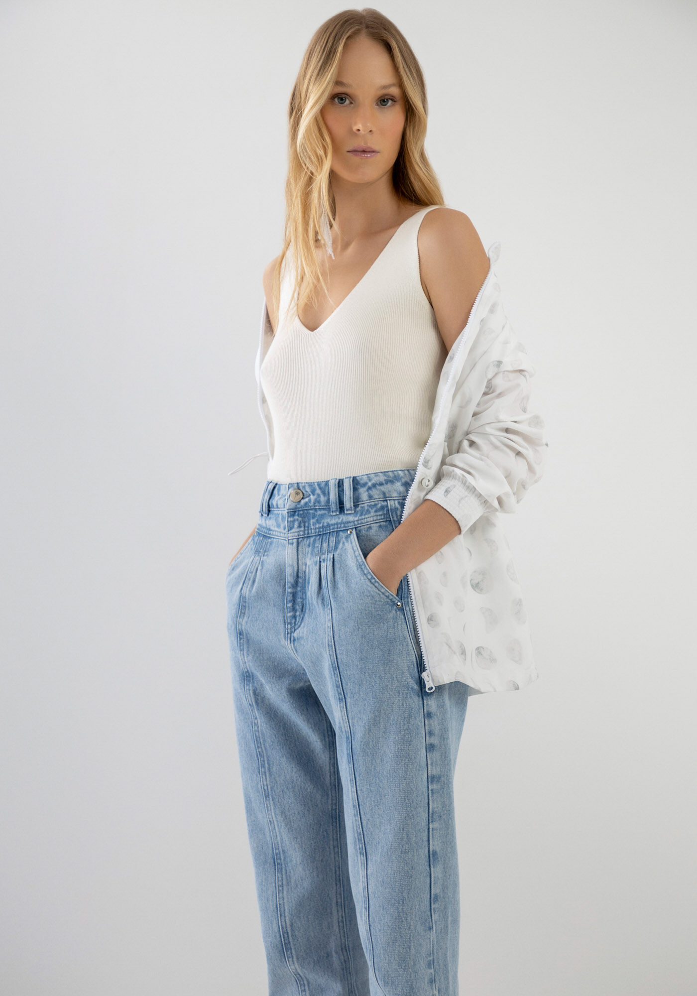 Cal&ccedil;a Jeans Slouchy Alfaiataria com Recortes, JEANS, large.