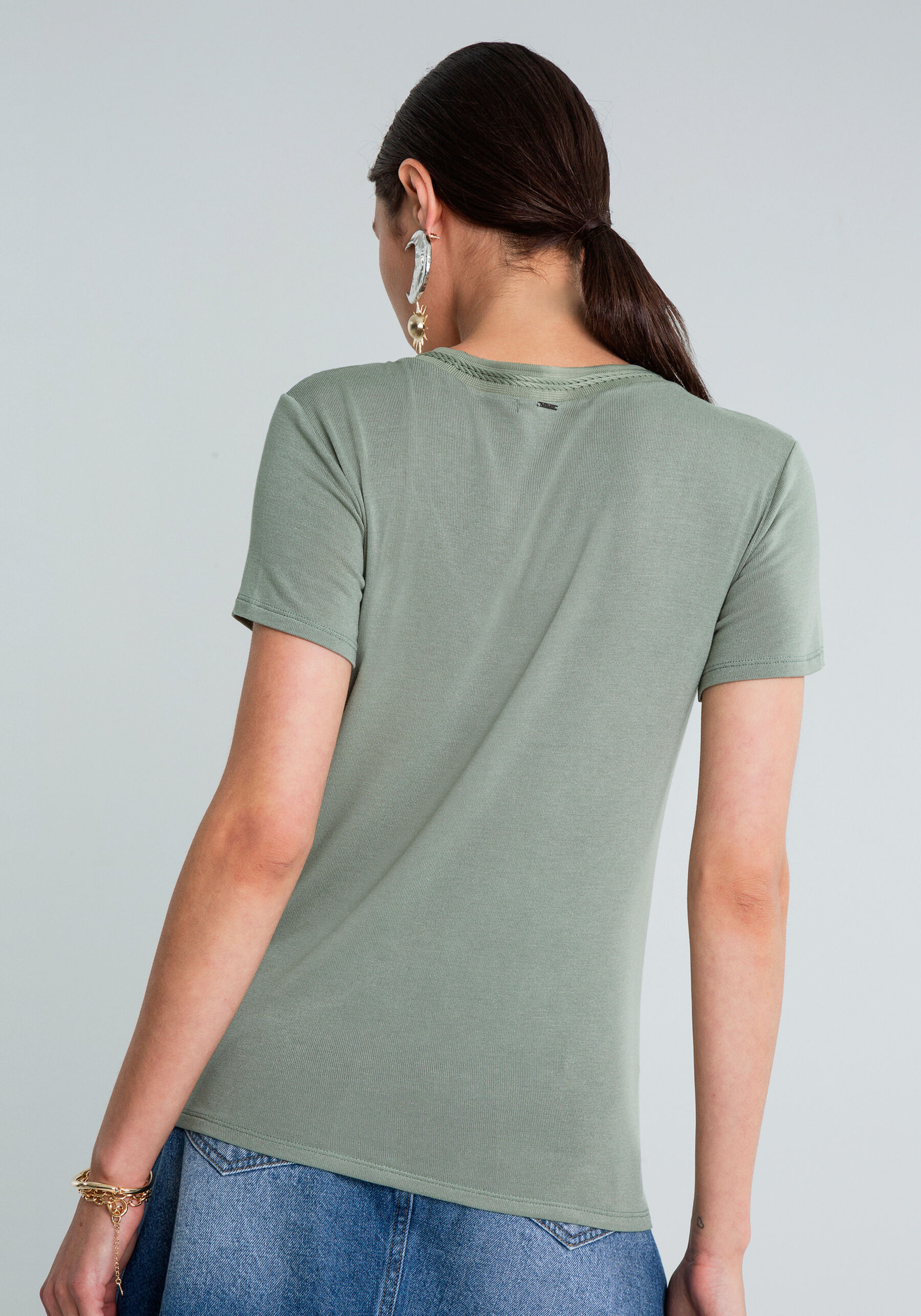 Blusa Decote V Detalhe Trança, VERDE. Blusa Decote V Detalhe Trança, VERDE, large.