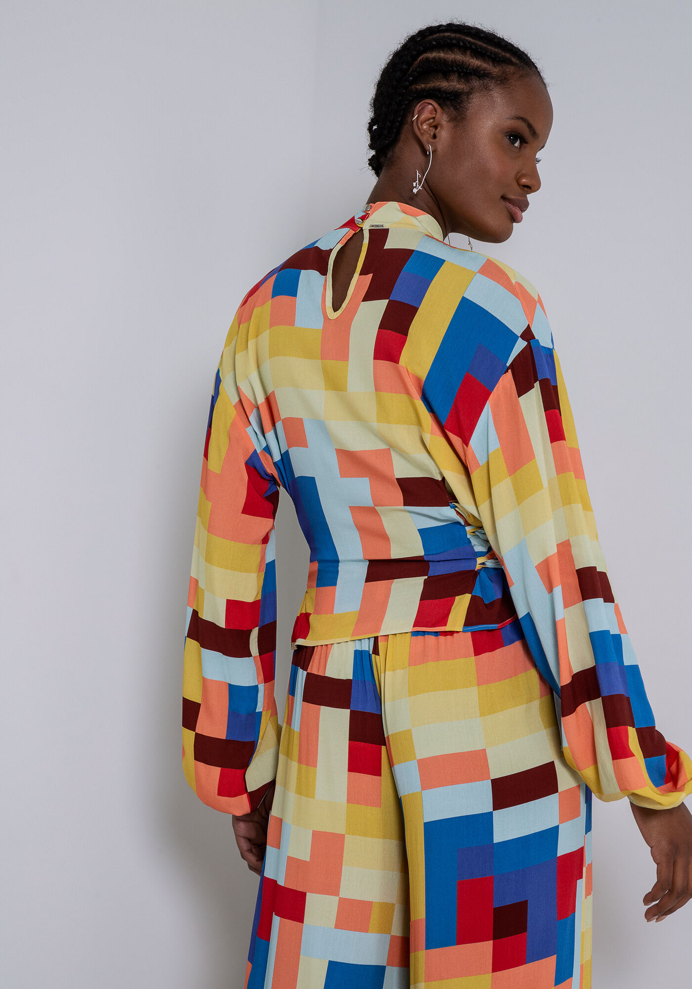 Blusa Gola Alta em Viscose com Amarra&ccedil;&atilde;o, , large.