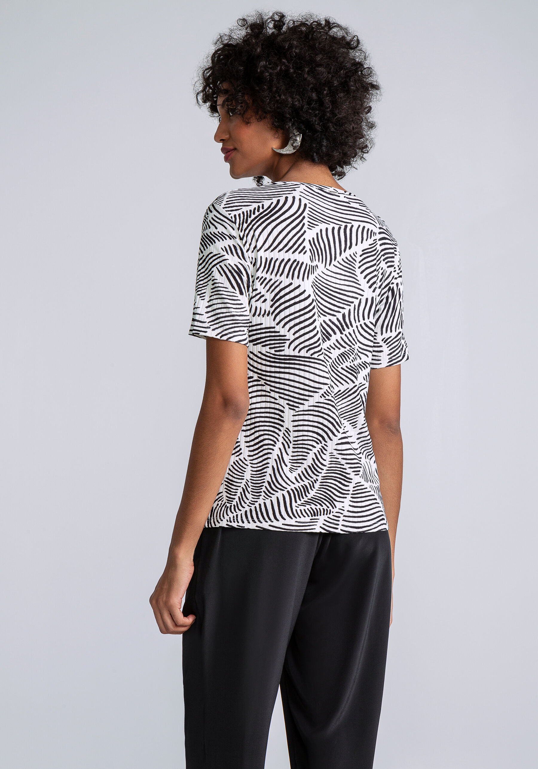 Blusa Manga Curta Estampa, REFLEXOS. Blusa Manga Curta Estampa, REFLEXOS, large.