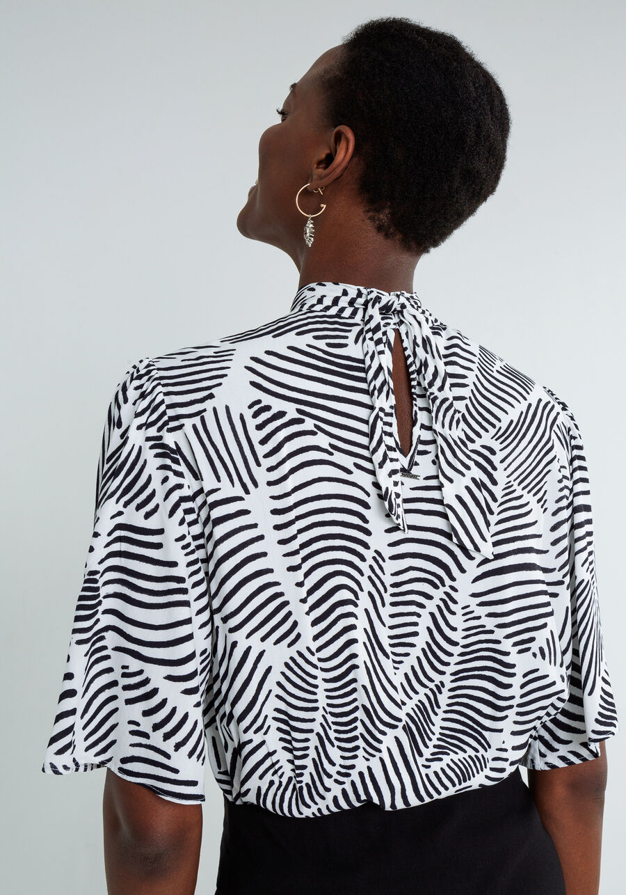 Blusa Corrente Gola Alta Estampa, REFLEXOS. Blusa Corrente Gola Alta Estampa, REFLEXOS, large.