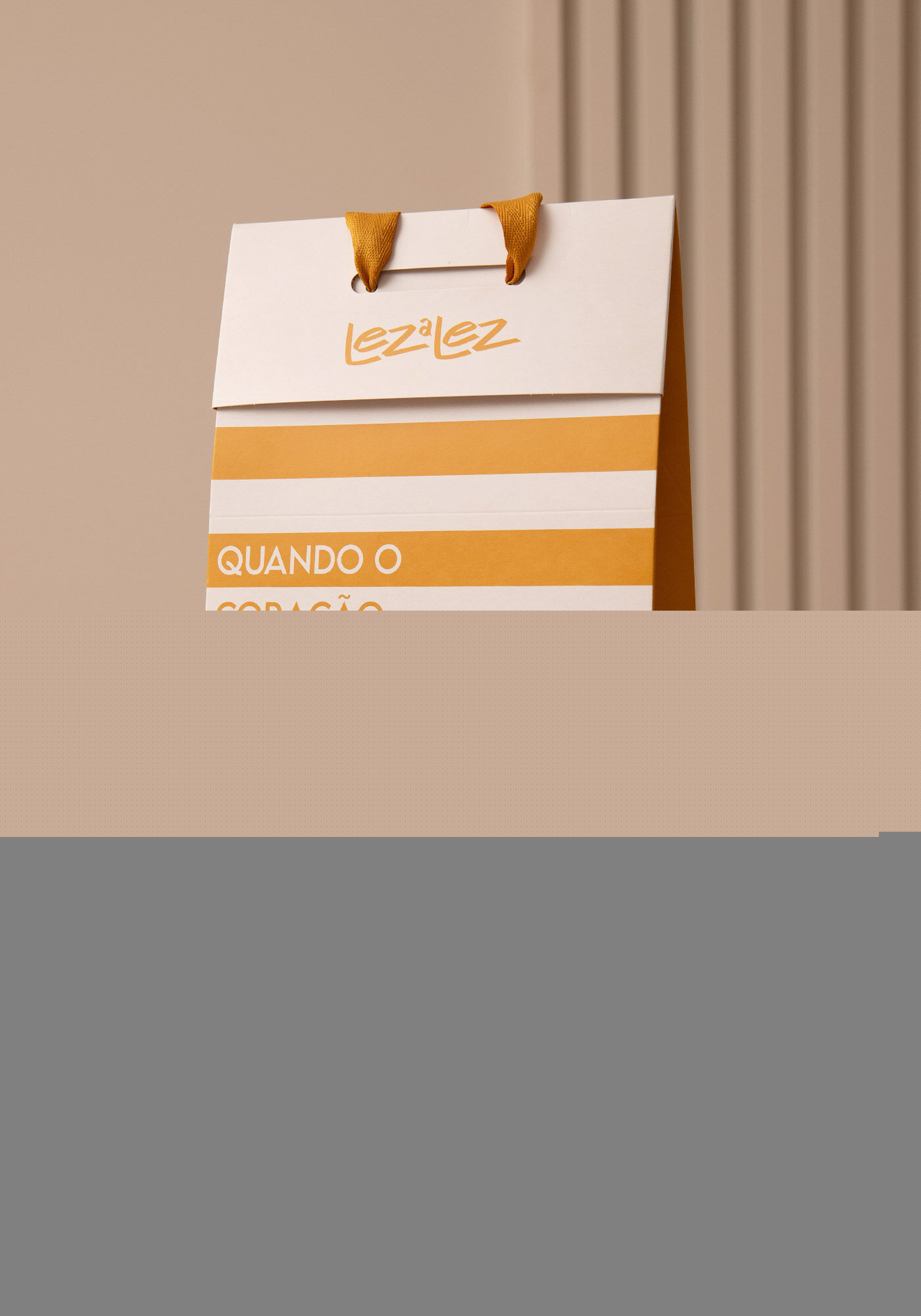 Chinelo de Borracha Presente&aacute;vel Listrado, , large.