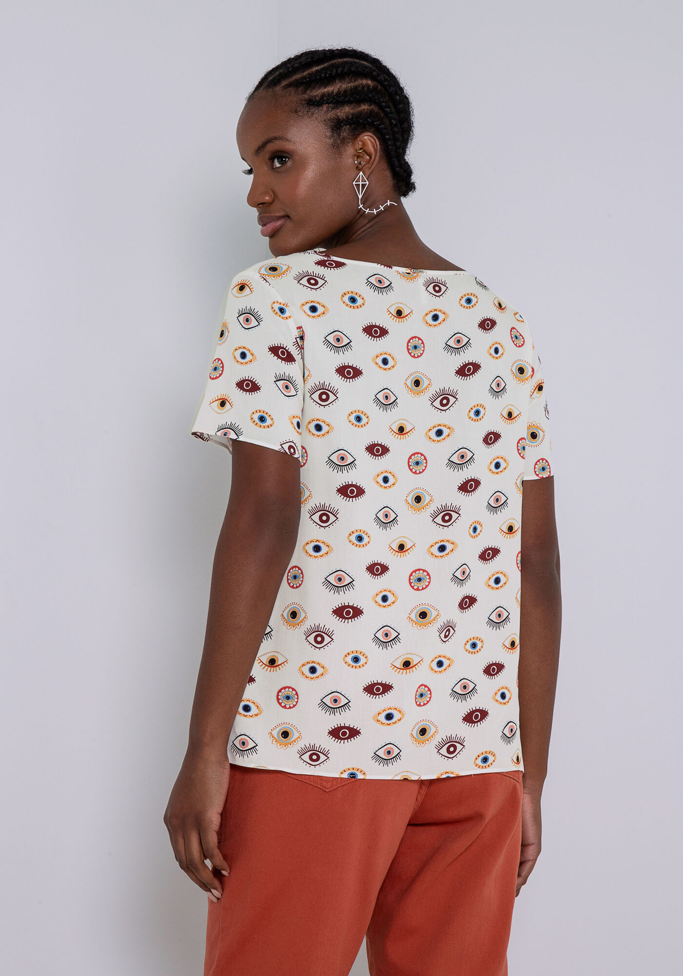 Blusa Manga Curta em Viscose Estampada, OLHARES, large.