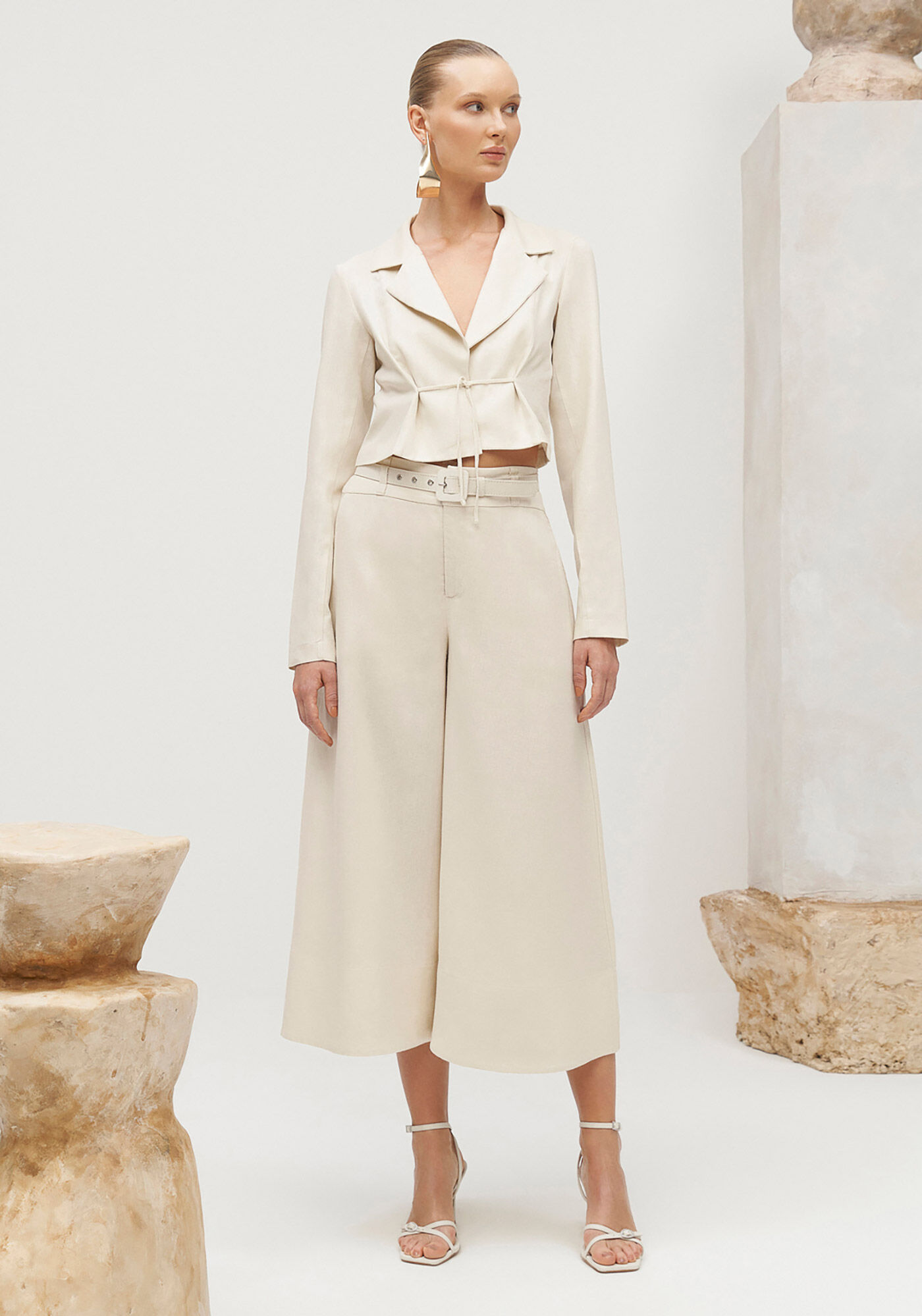 Blazer Cropped em Linho com Amarra&ccedil;&atilde;o, , large.