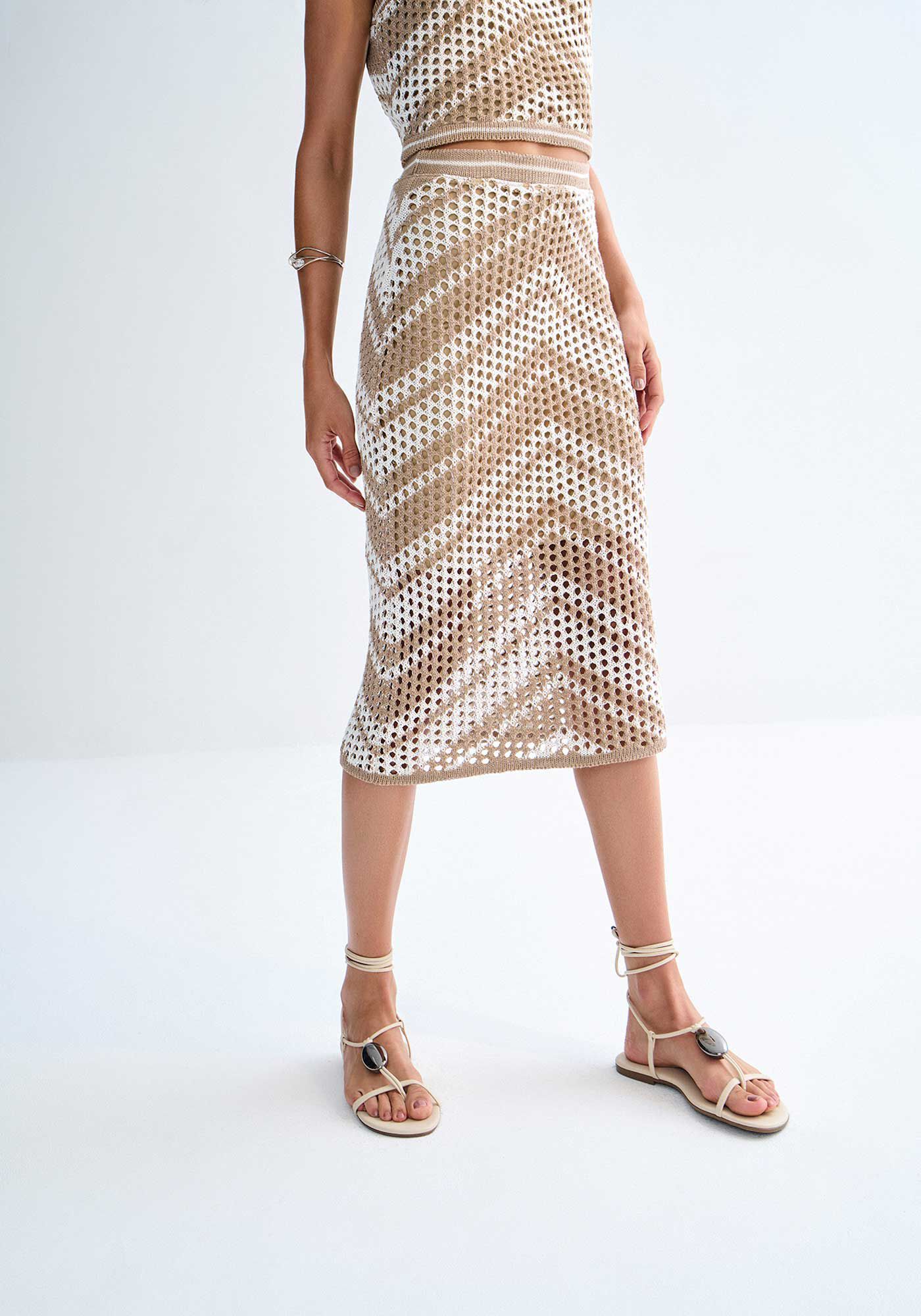Saia Midi Reta em Tric&ocirc; Vazado Bicolor Listras, BEGE BIRCH, large.