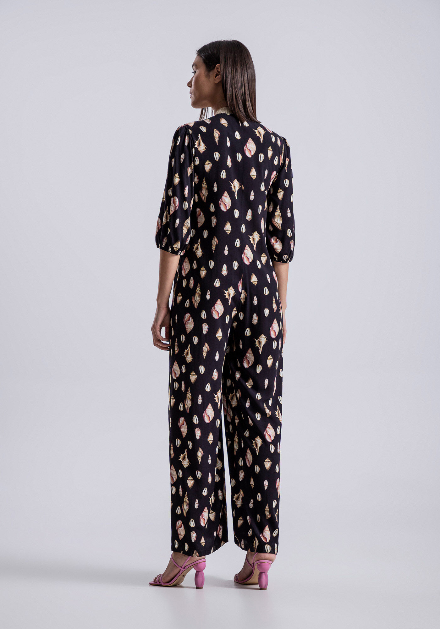 Macac&atilde;o Longo em Viscose com Recorte Busto, , large.