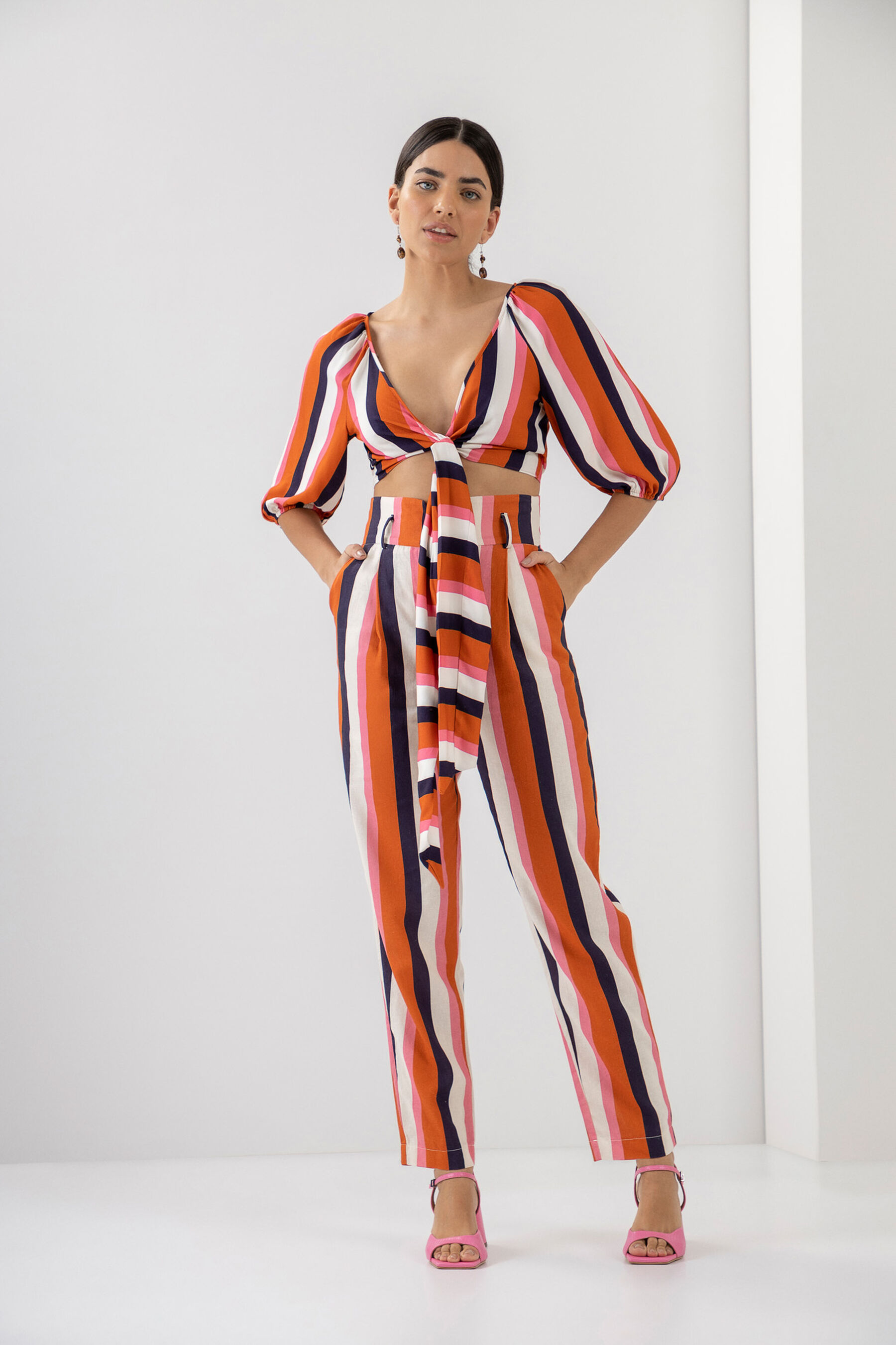 Blusa Manga 3/4 em Viscose com Amarração Faixa, MOEMA. Blusa Manga 3/4 em Viscose com Amarração Faixa, MOEMA, large.