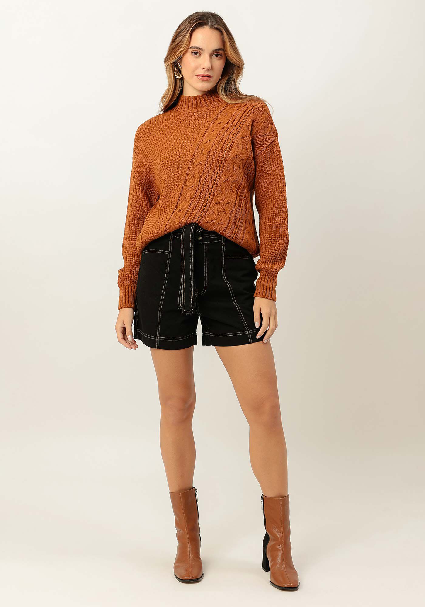 Blus&atilde;o em Tric&ocirc; Texturizado com Barra Transpassada, , large.