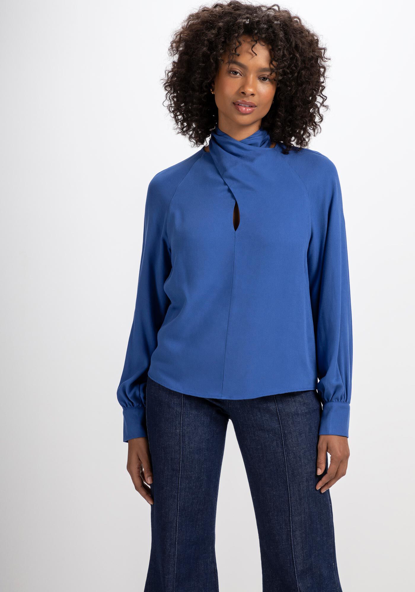 Blusa Manga Longa com Gola Transpassada, AZUL THUNDER, large.