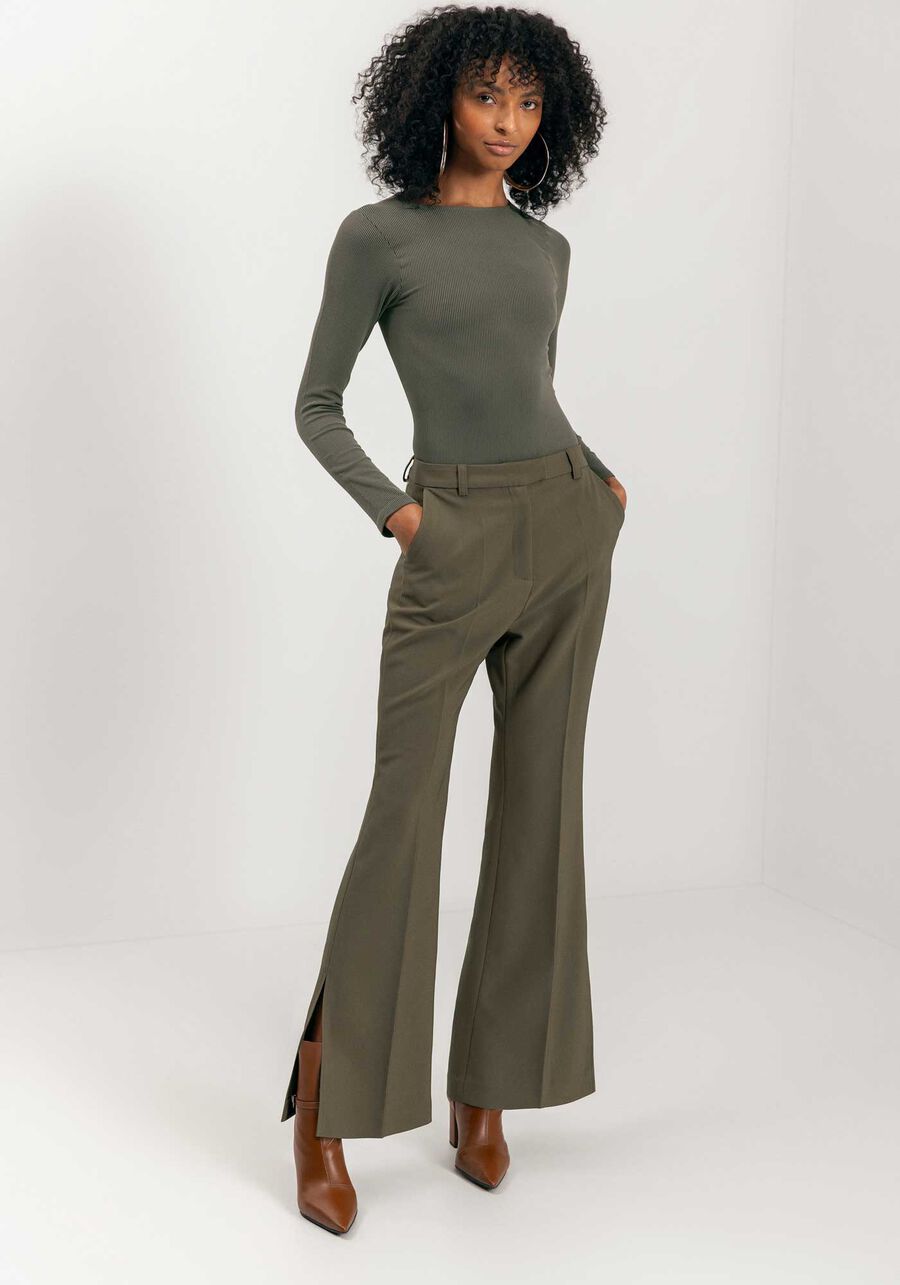 Calça Reta Com Cintura Média E Aberturas Na Barra, . Calça Reta Com Cintura Média E Aberturas Na Barra, , large.