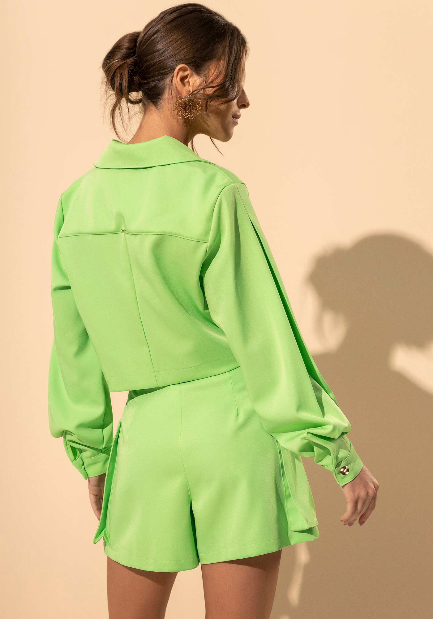 Shorts De Cintura M&eacute;dia Com Bolsos Laterais E Passantes, VERDE SABEDORIA, large.