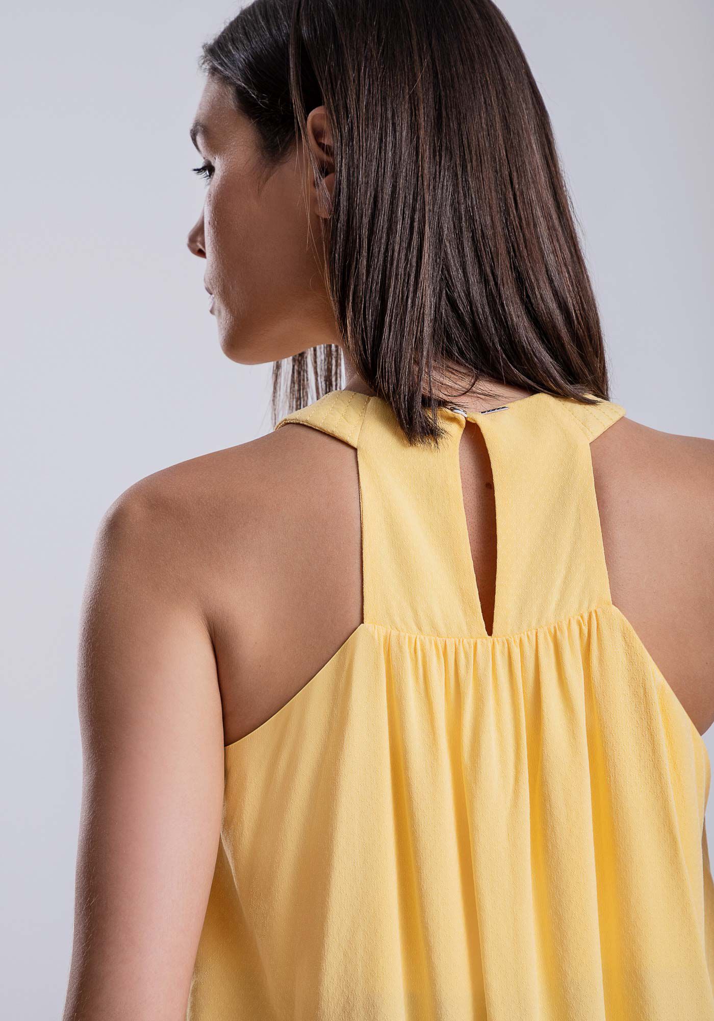 Blusa Ampla em Viscose com Recorte Bordado, , large.