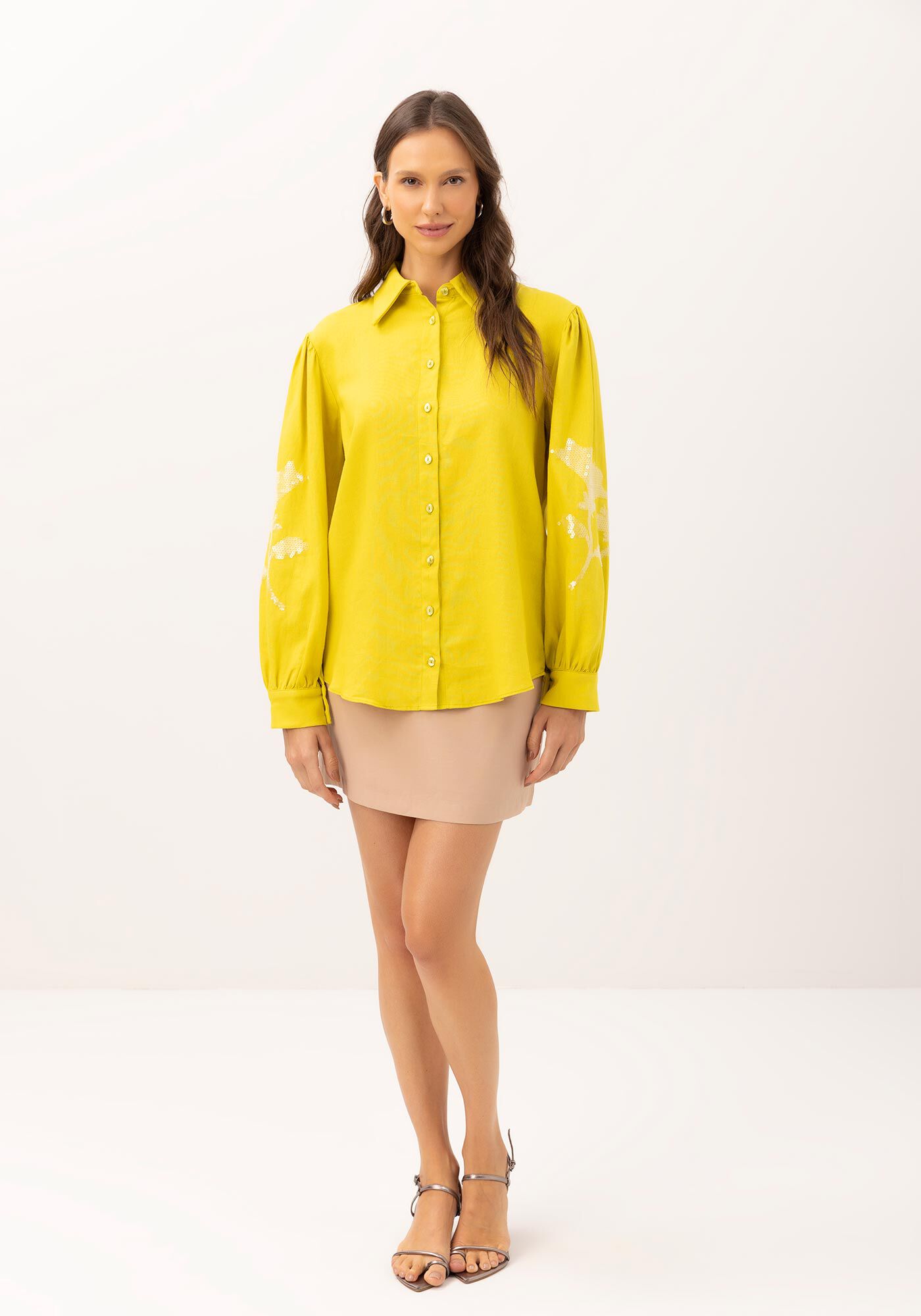 Camisa Manga Bufante em Linho com Bordado Paet&ecirc;s, , large.