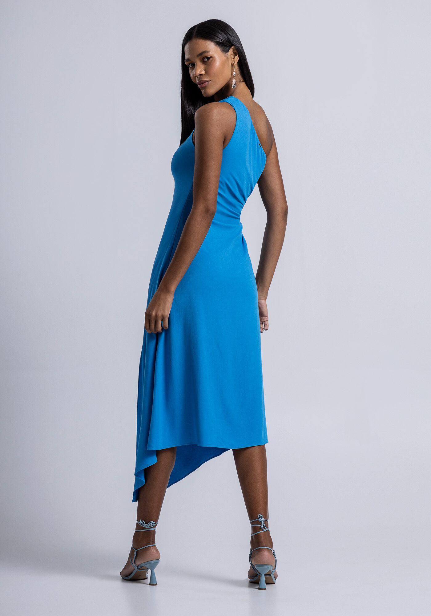 Vestido Midi Ombro S&oacute; em Tecido Taylor com Cut Out, , large.