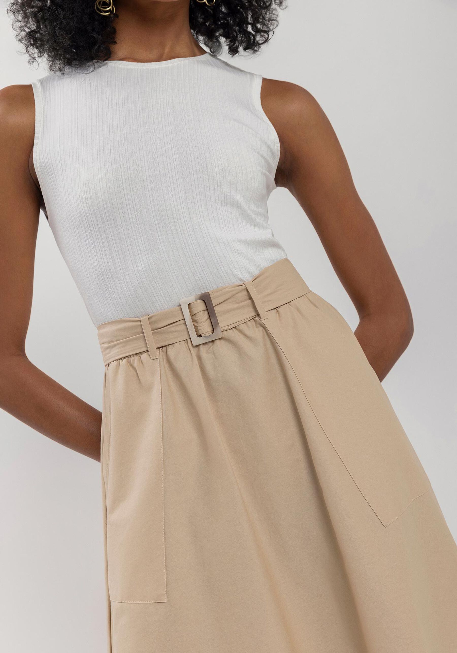 Vestido Midi Chá Em Tafetá De Algodão Com Faixa Afivelada, . Vestido Midi Chá Em Tafetá De Algodão Com Faixa Afivelada, , large.