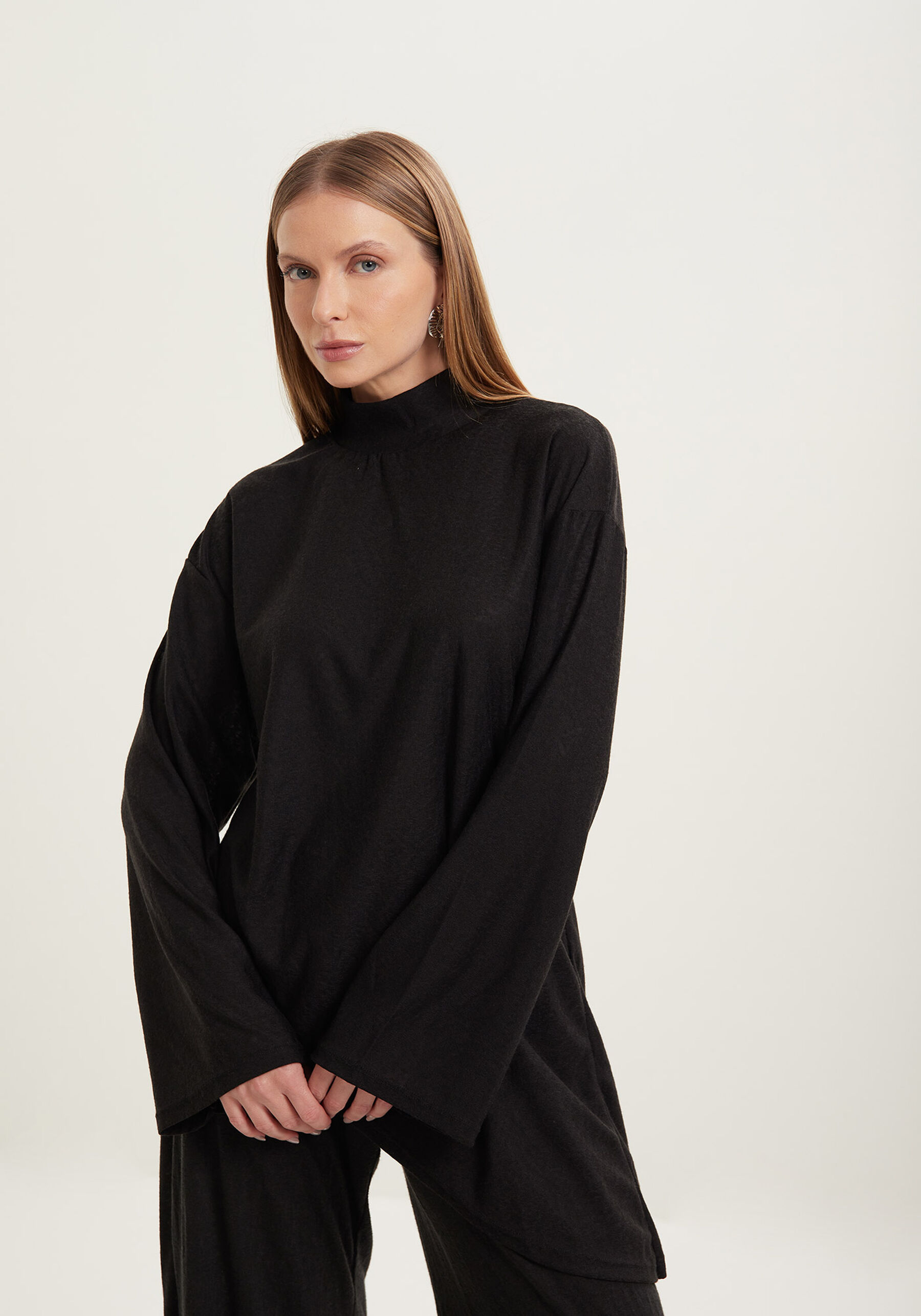 Blusa Assimétrica De Mangas Longas Em Malha Rústica, . Blusa Assimétrica De Mangas Longas Em Malha Rústica, , large.