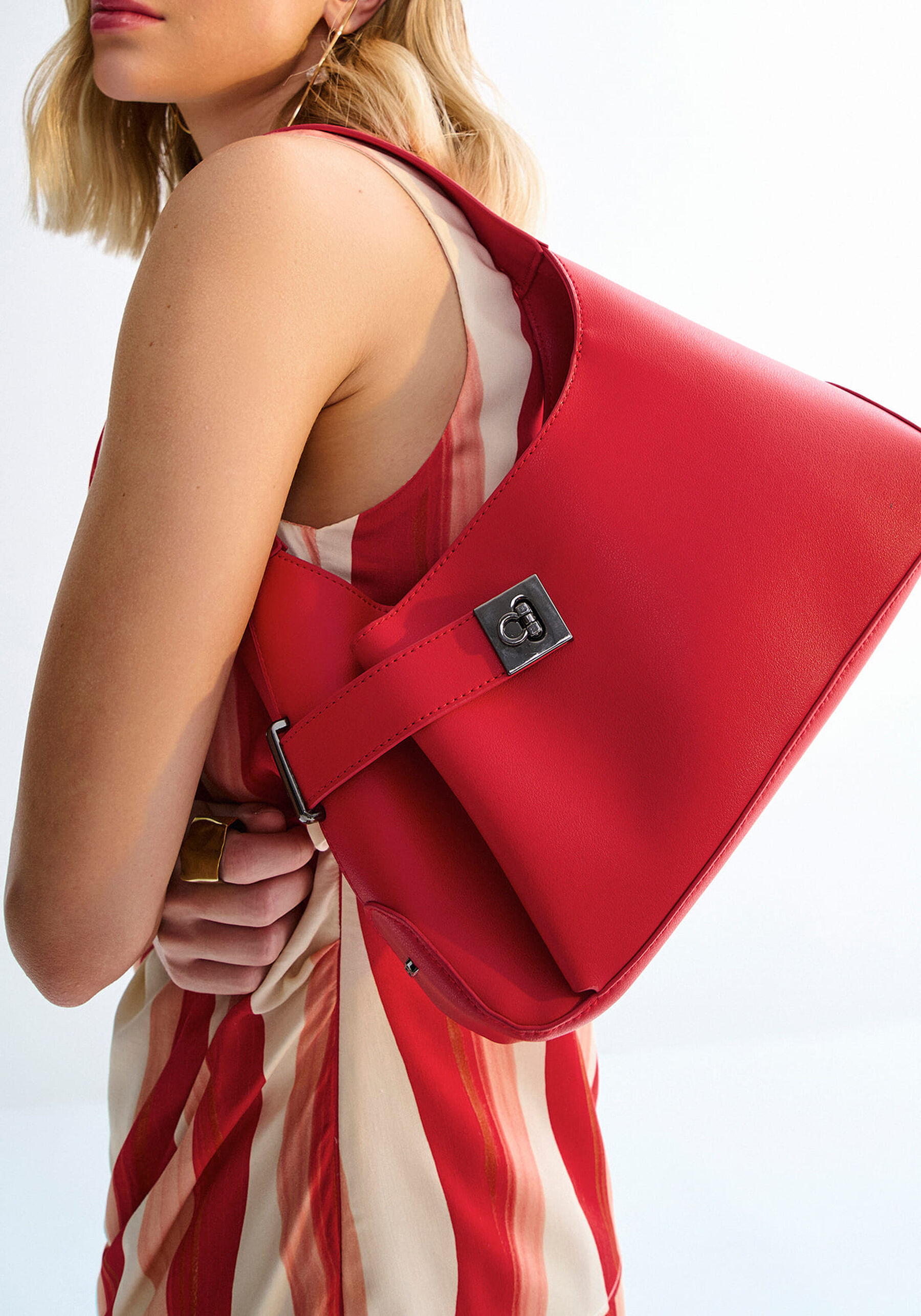Bolsa Assimétrica Média com Alça Curta, . Bolsa Assimétrica Média com Alça Curta, , large.