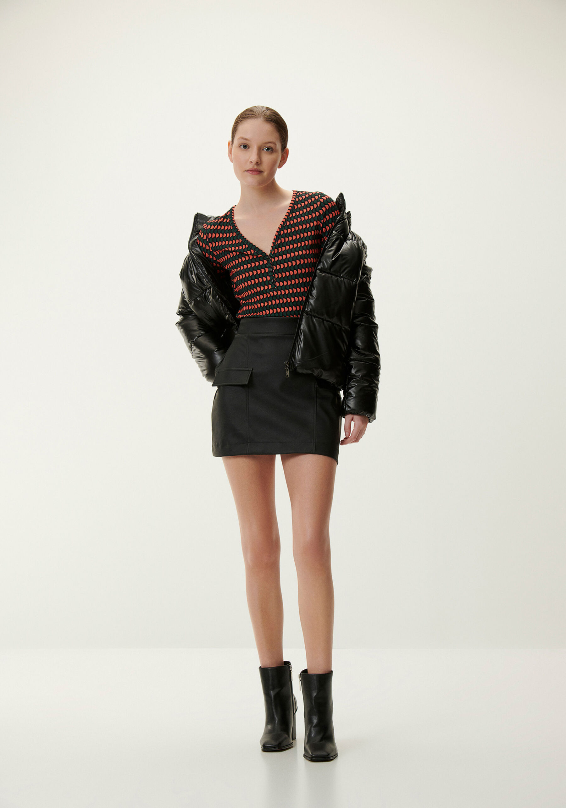 Blusa Manga Longa Canelada com Botões Decote, . Blusa Manga Longa Canelada com Botões Decote, , large.