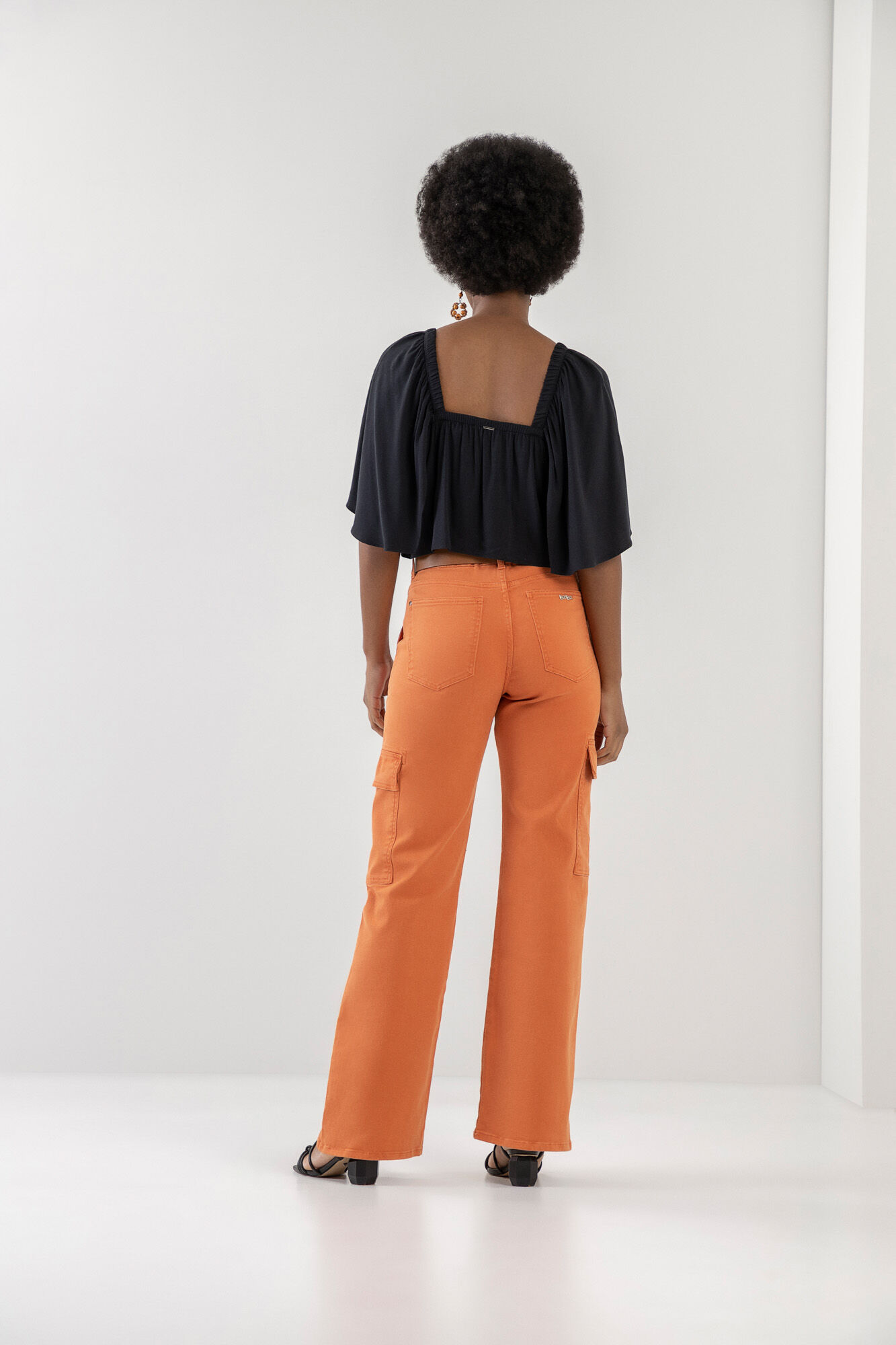 Blusa Cropped Franzida com Decote Quadrado, PRETO REATIVO, large.