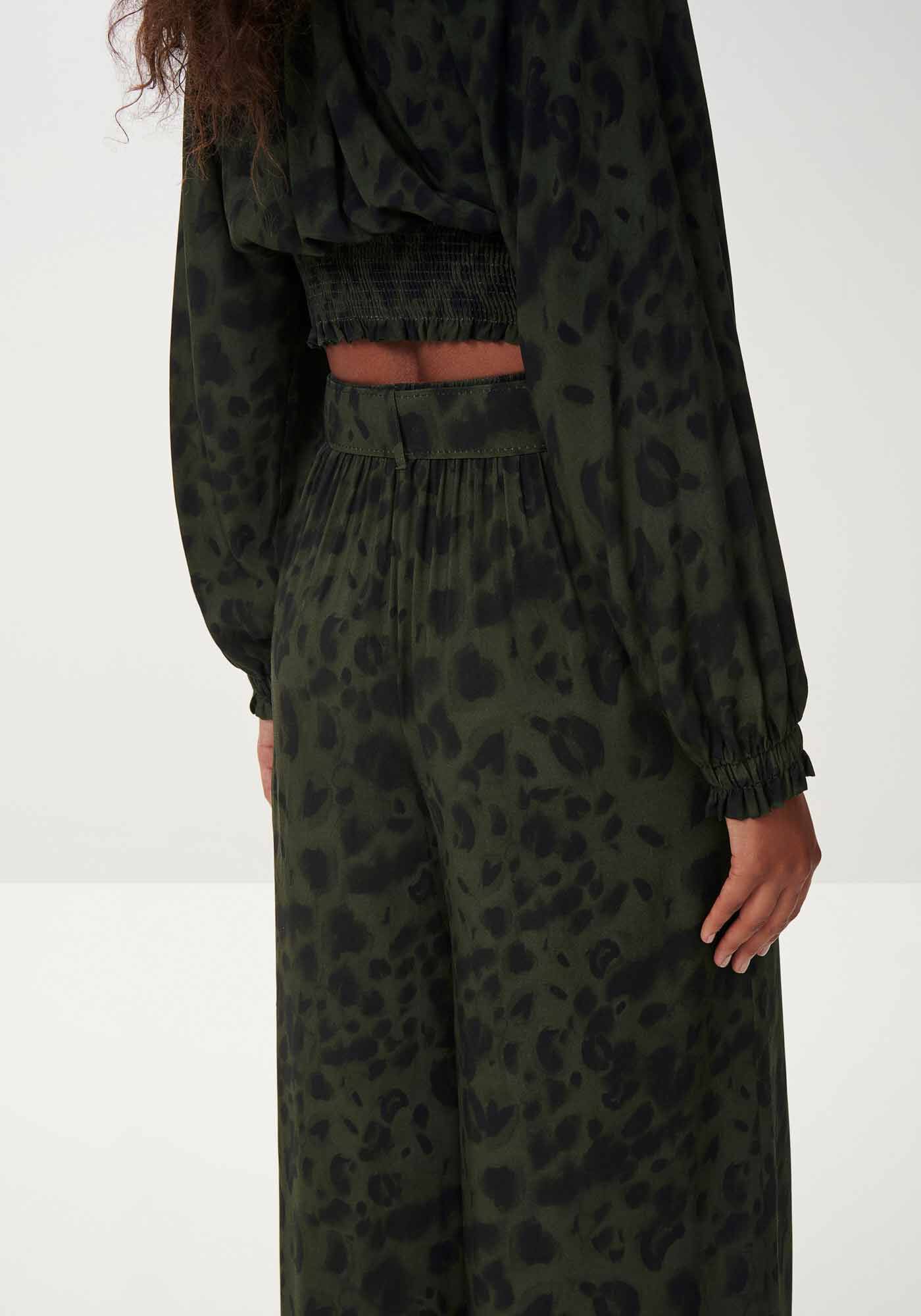 Cal&ccedil;a Pantalona em Viscose Estampada com Cinto, FOREST, large.