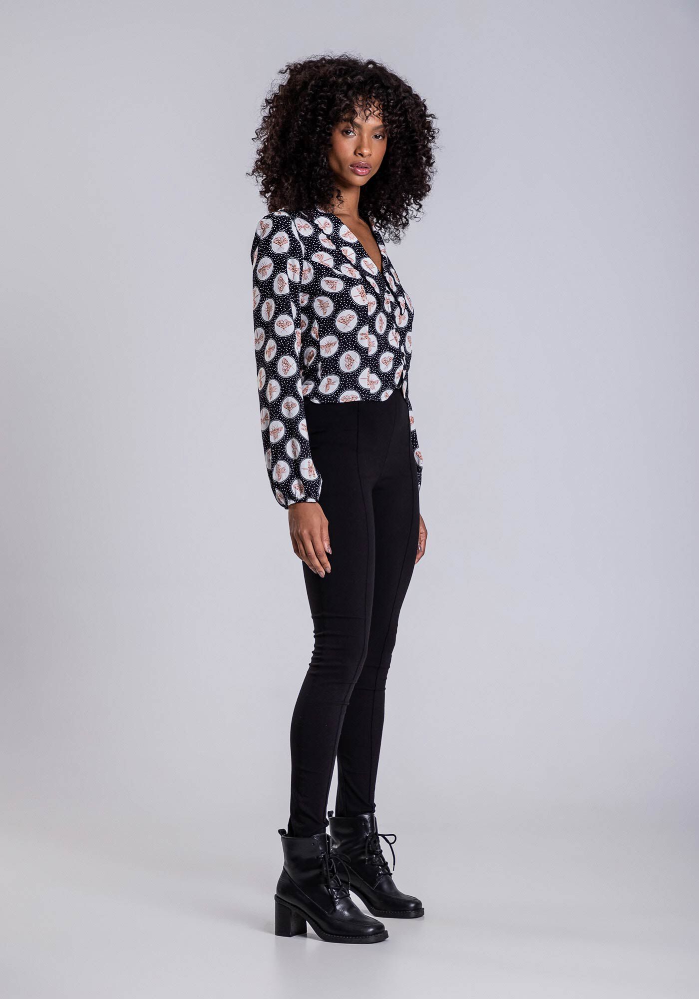 Blusa Manga Longa em Viscose com Bordado Gola, , large.