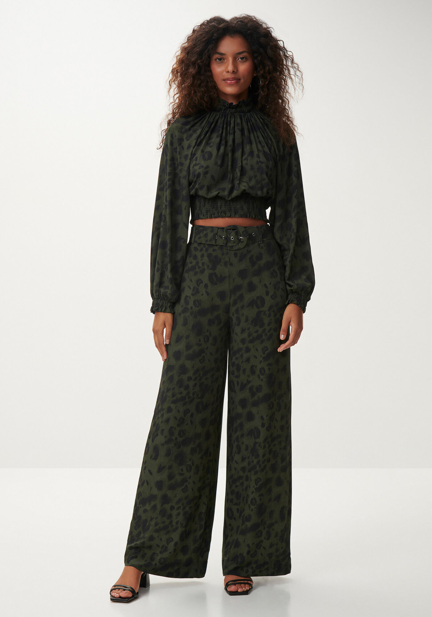 Cal&ccedil;a Pantalona em Viscose Estampada com Cinto, FOREST, large.