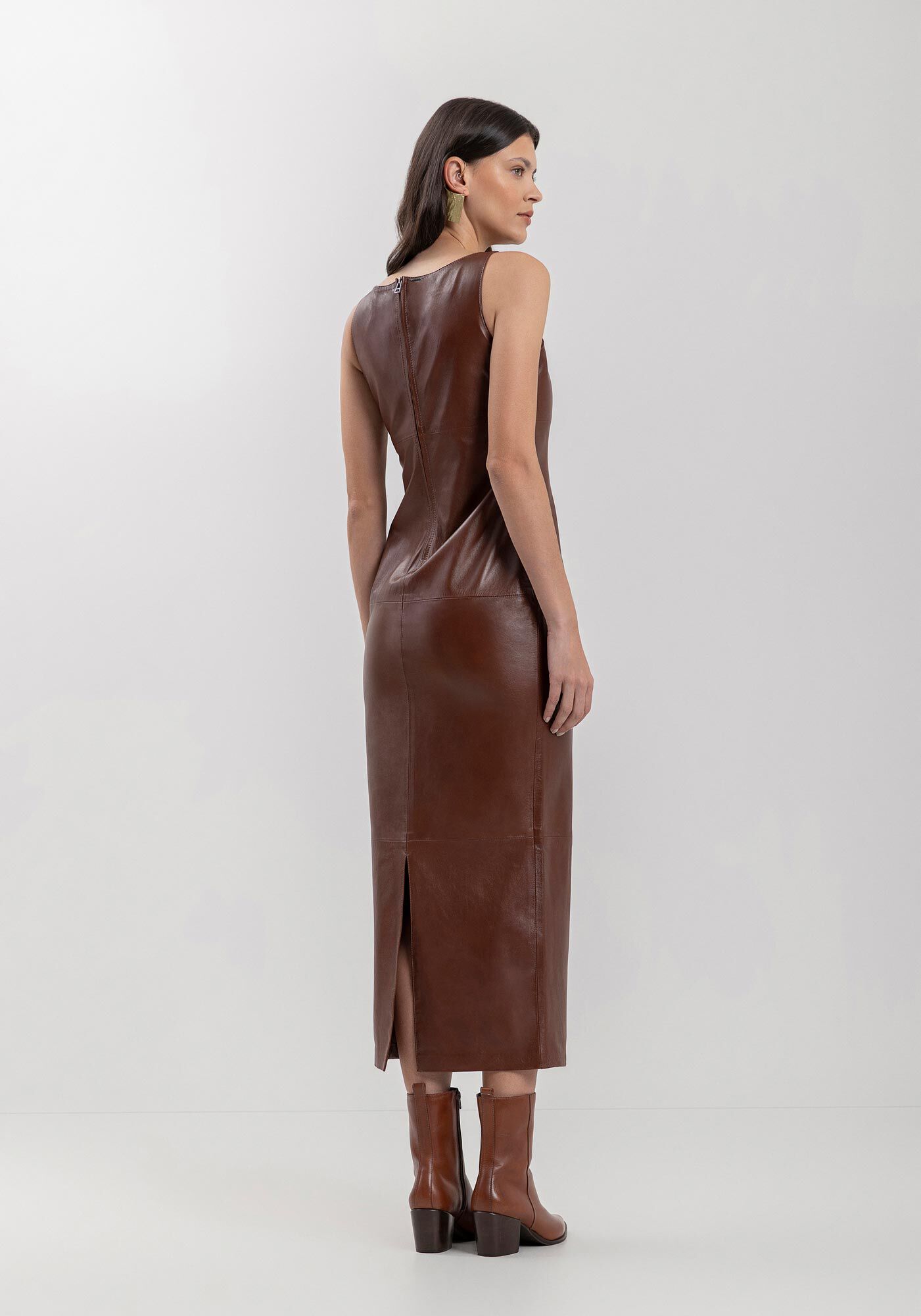 Vestido Midi Ch&aacute; Em Couro Com Z&iacute;per Posterior, MARROM CHOCOLATE, large.