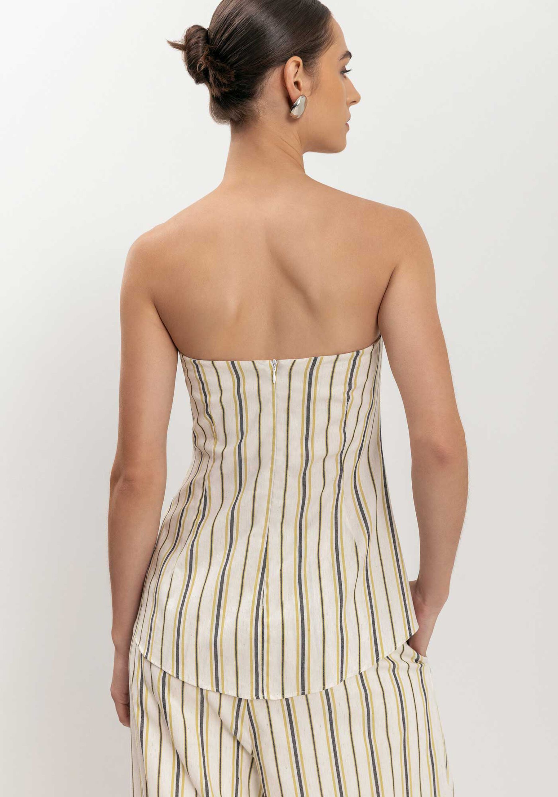 Blusa Sem Mangas Em Linho Leve Listrado, BEGE ALHAMBRA. Blusa Sem Mangas Em Linho Leve Listrado, BEGE ALHAMBRA, large.