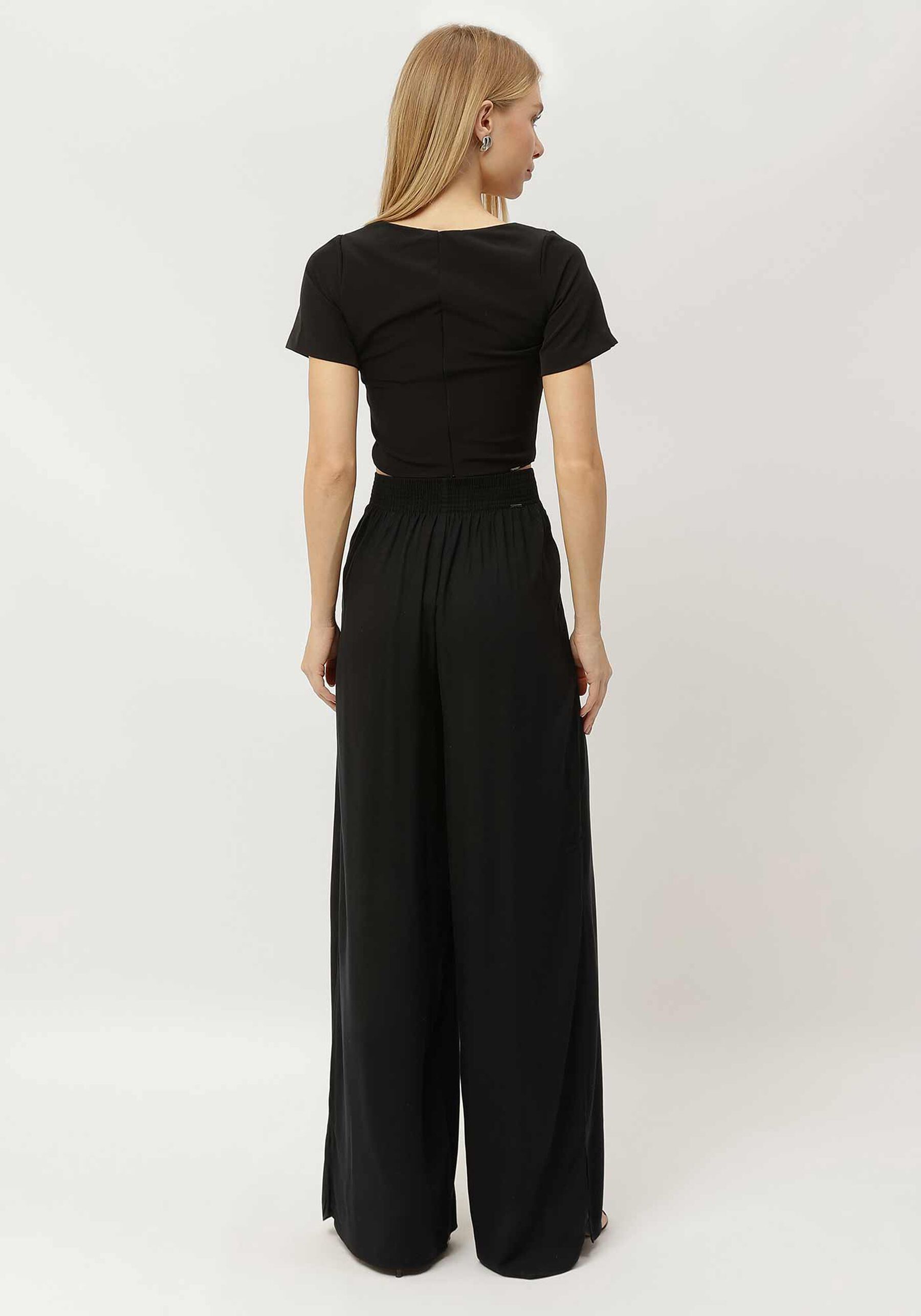 Blusa Cropped em Tecido Plano com Manga Curta, . Blusa Cropped em Tecido Plano com Manga Curta, , large.