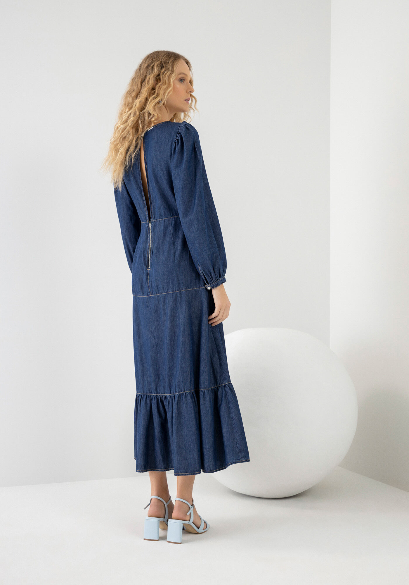 Vestidos jeans discount midi com manga