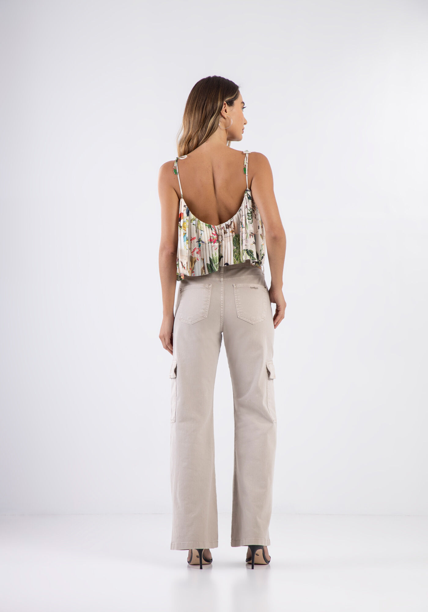 Blusa Plissada Cropped Estampada com Detalhe Al&ccedil;as, CUMARU, large.