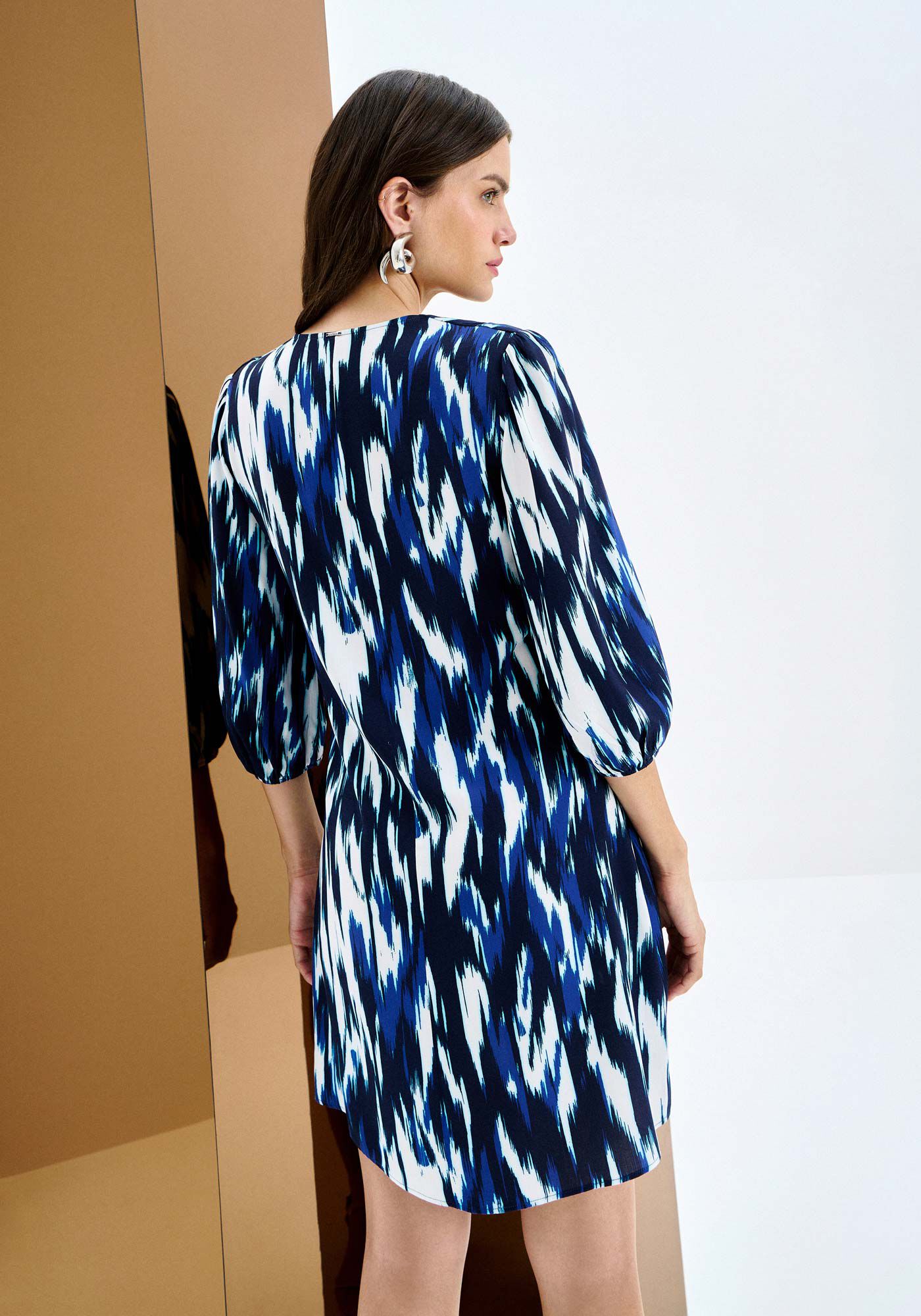 Vestido Curto Manga 3/4 Estampado com Argola, , large.