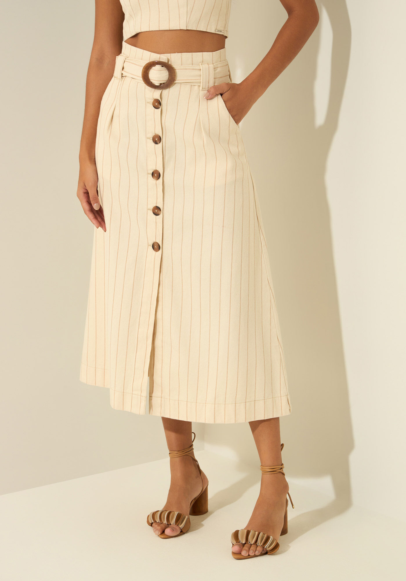 Saia Midi De Cintura Alta Com Cinto Em Sarja Listrada, LISTRADO NATURAL, large.