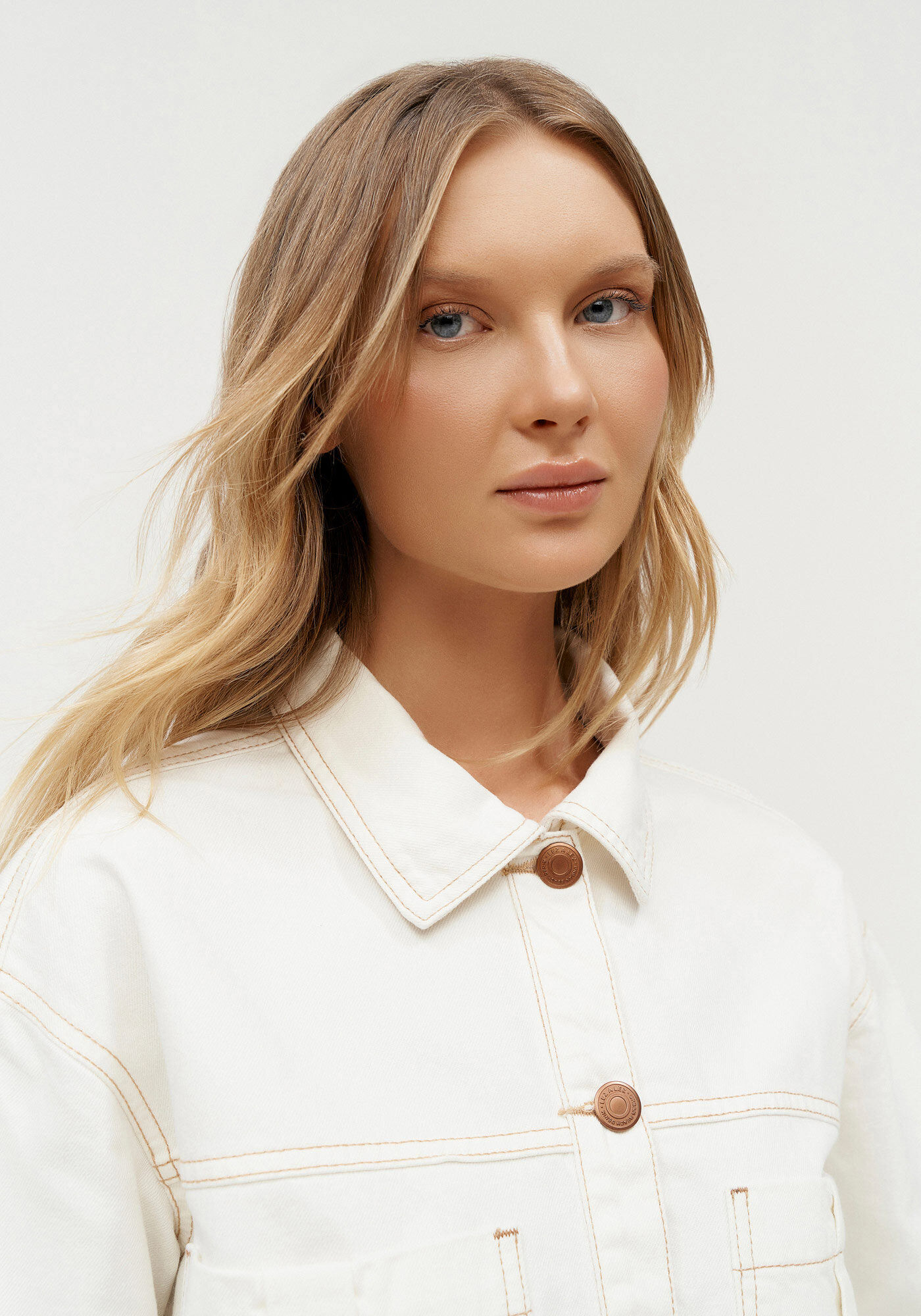 Jaqueta Sarja Cropped com Bolsos, , large.