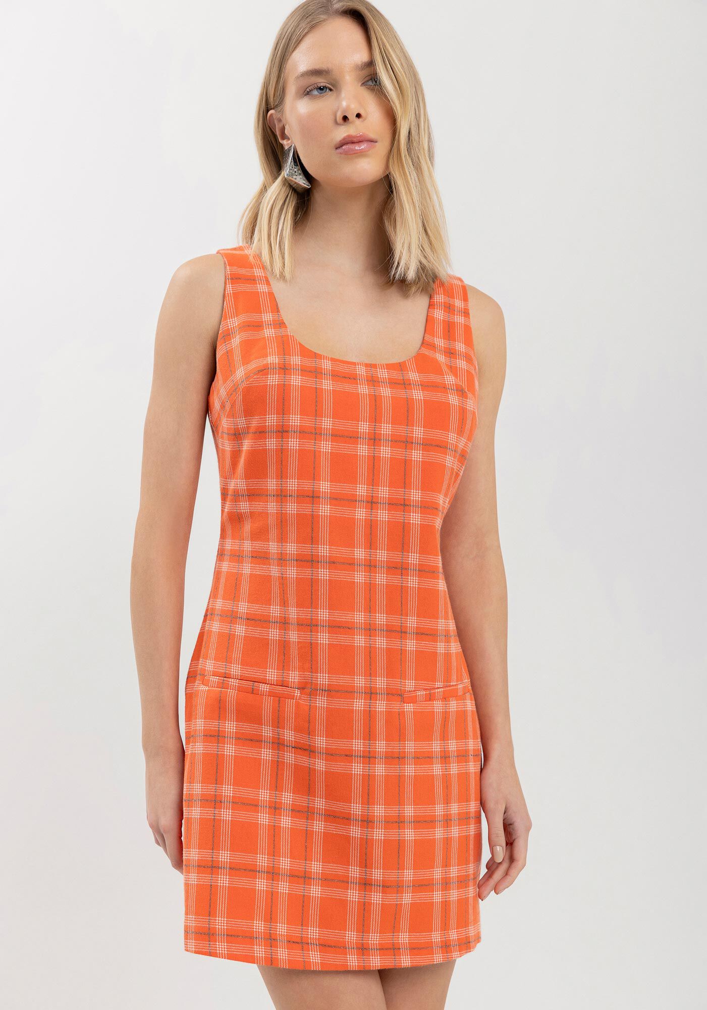 Vestido Curto Xadrez De Al&ccedil;as Largas Em Algod&atilde;o Peletizado, , large.