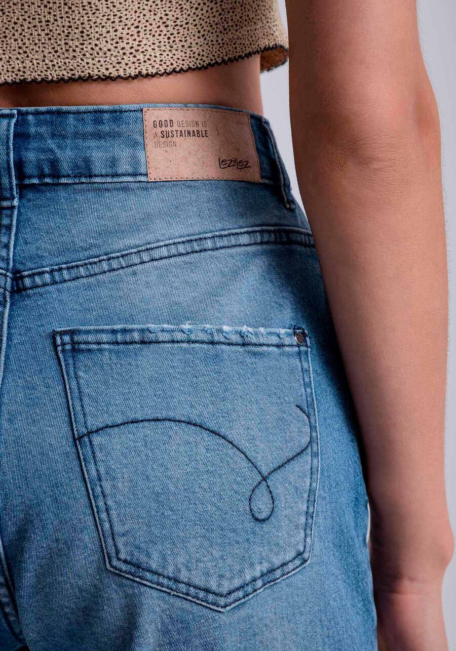Calça Mom Cintura Super Alta com Elastano, JEANS. Calça Mom Cintura Super Alta com Elastano, JEANS, large.