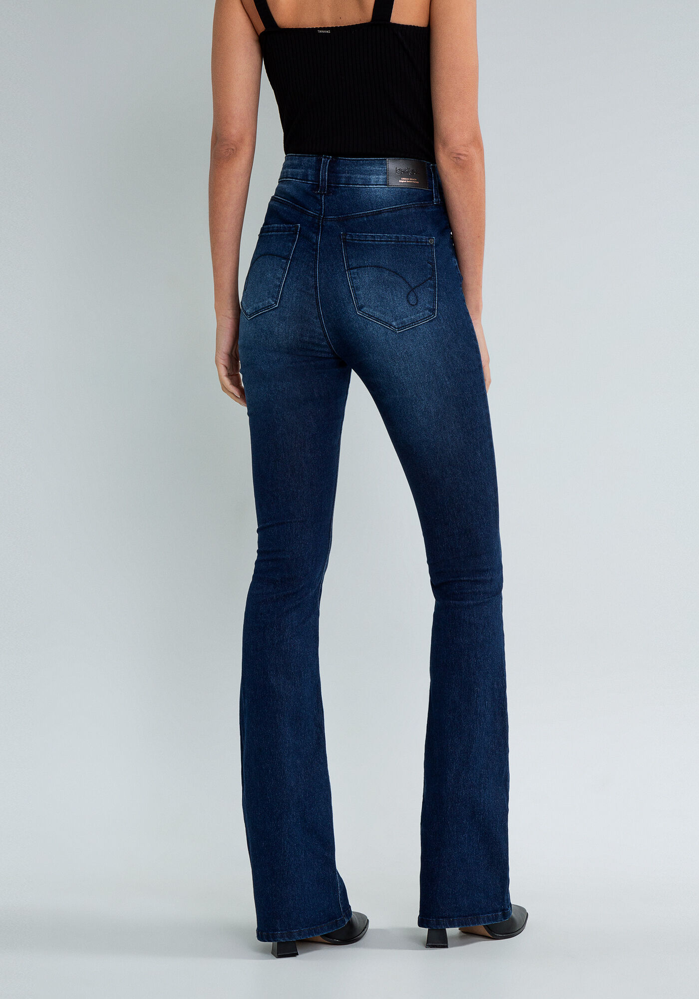 Calça flare com sandalia anabela on sale