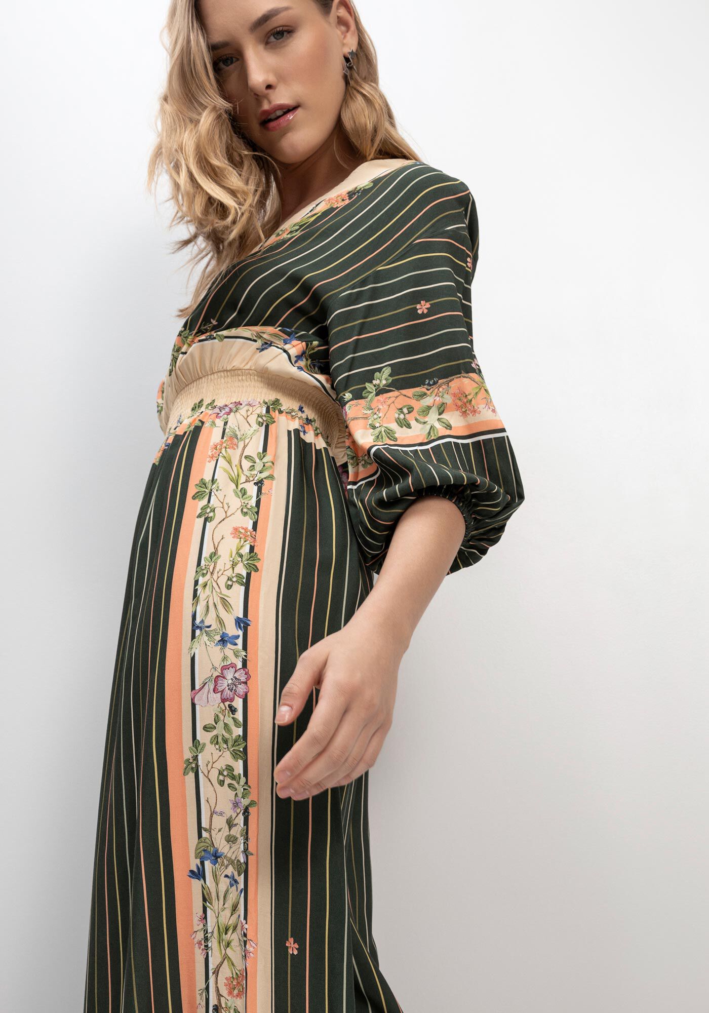 Macac&atilde;o Longo Estampado em Viscose com Manga 3/4, , large.