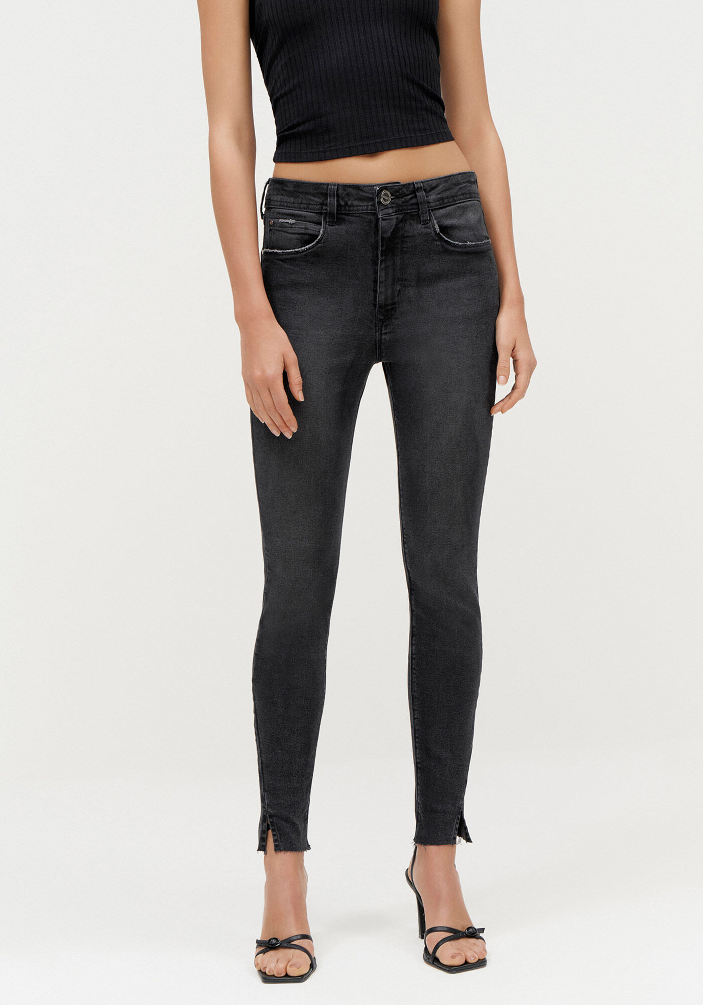 Cal&ccedil;a Jeans Skinny Cropped Preta Estonada, , large.