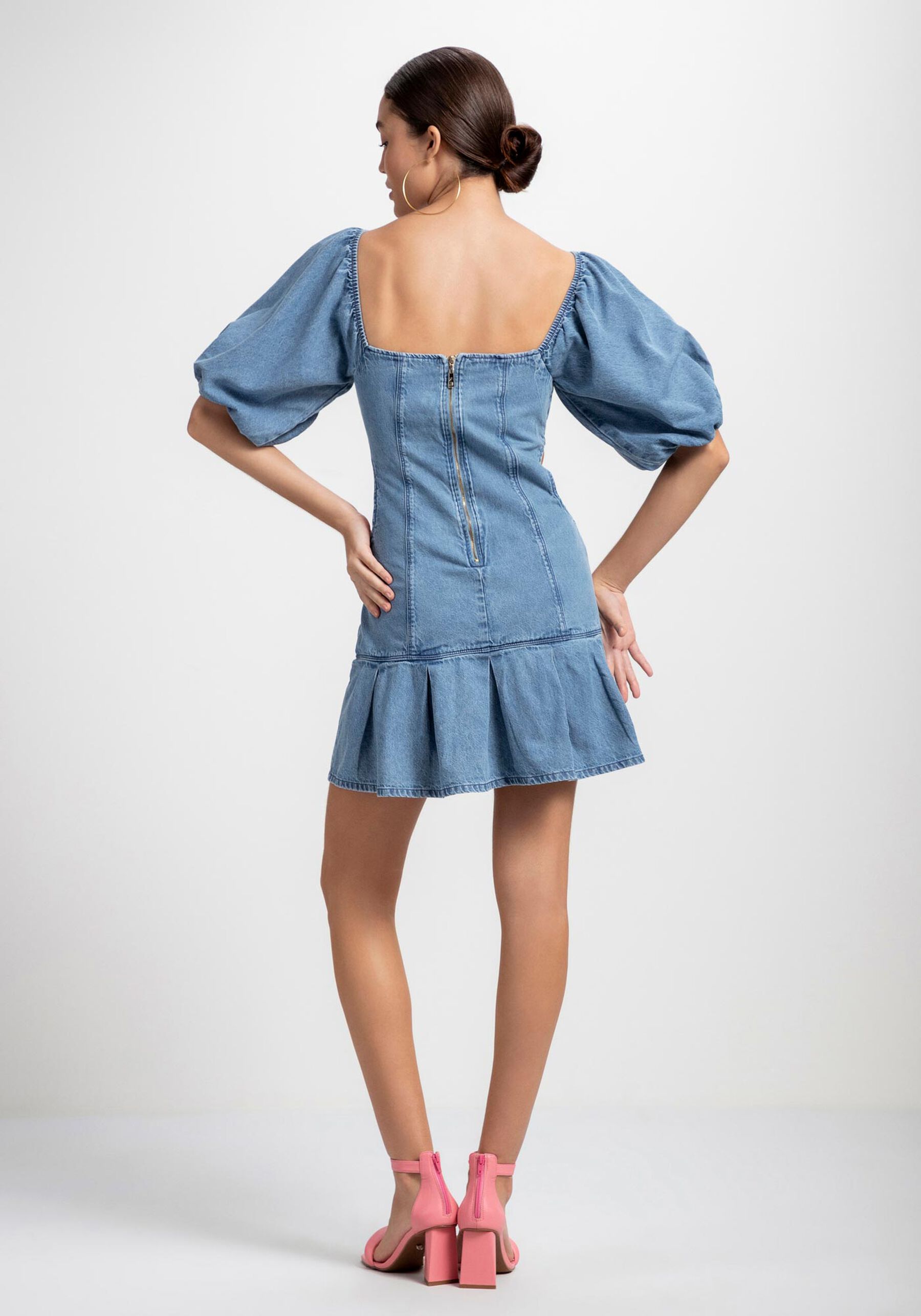 Vestido Jeans Curto  Manga Bufante e Bordado, JEANS. Vestido Jeans Curto  Manga Bufante e Bordado, JEANS, large.