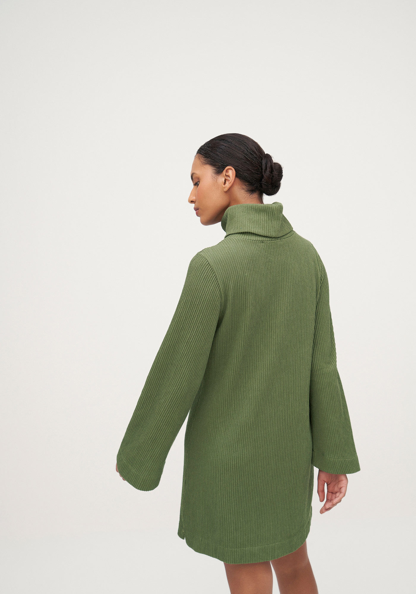 Vestido Curto Manga Longa com M&aacute;xi Gola Alta, VERDE AGENA, large.