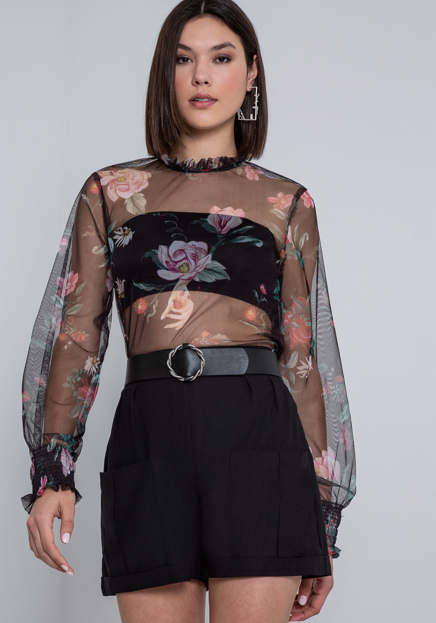 Shorts Cintura M&eacute;dia em Tecido Vast com Bolsos, , large.