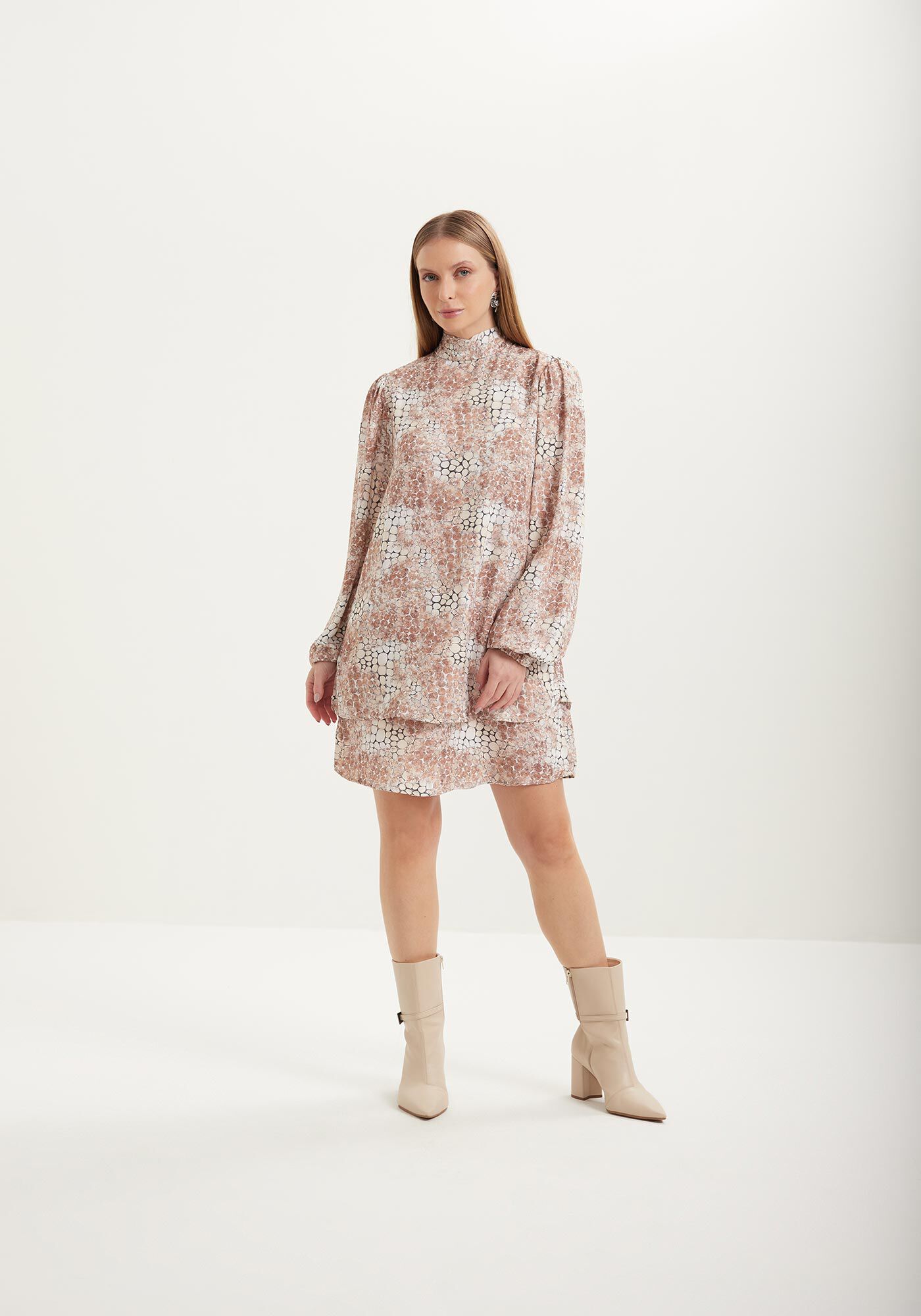 Vestido Curto Estampado Com Mangas Amplas E Gola Alta, , large.