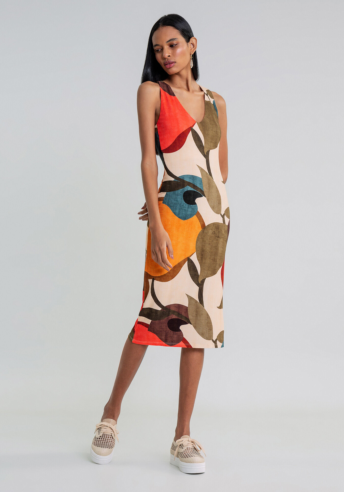 Vestido M&iacute;di Justo Recorte Costas, , large.