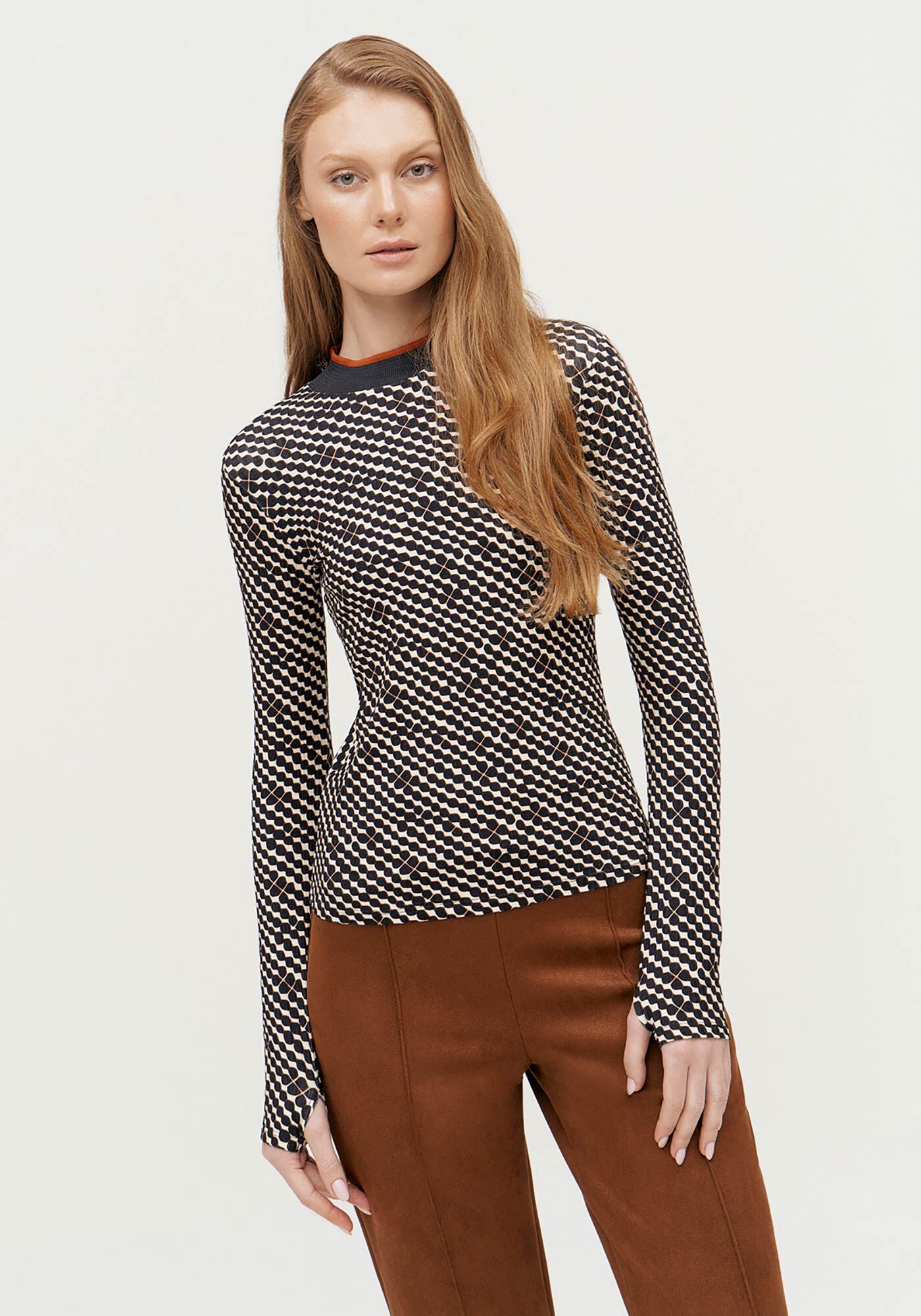 Blusa Manga Longa Canelada com Gola Alta Retil&iacute;nea, PATTERN, large.