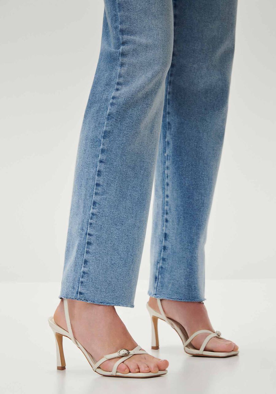 Calça Jeans Reta Cropped com Cintura Super Alta, JEANS. Calça Jeans Reta Cropped com Cintura Super Alta, JEANS, large.