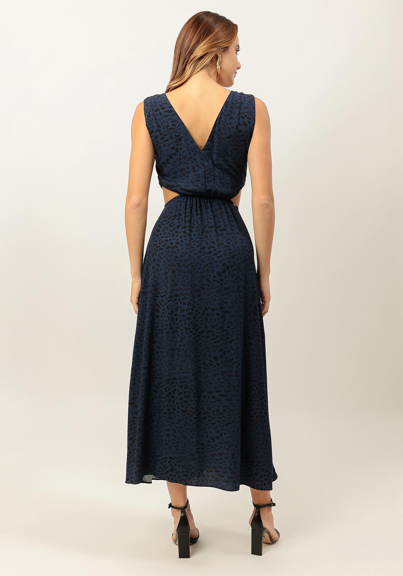 Vestido Midi em Viscose com Cut e Faixa, LEOPARDO, large.