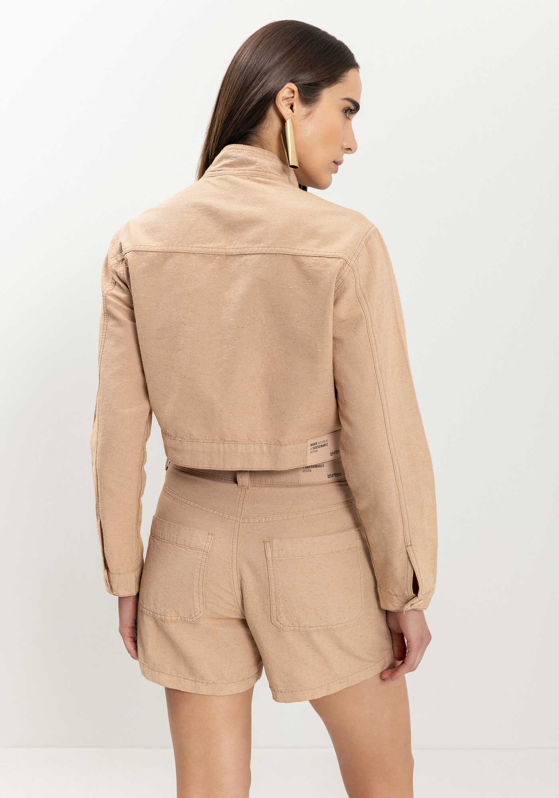 Shorts Mom Com Cintura Alta E Bolsos Em Sarja Sustentável, . Shorts Mom Com Cintura Alta E Bolsos Em Sarja Sustentável, , large.