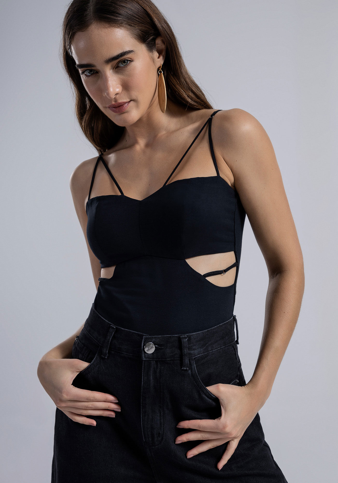 Blusa em Crepe com Cut Out e Al&ccedil;as, , large.