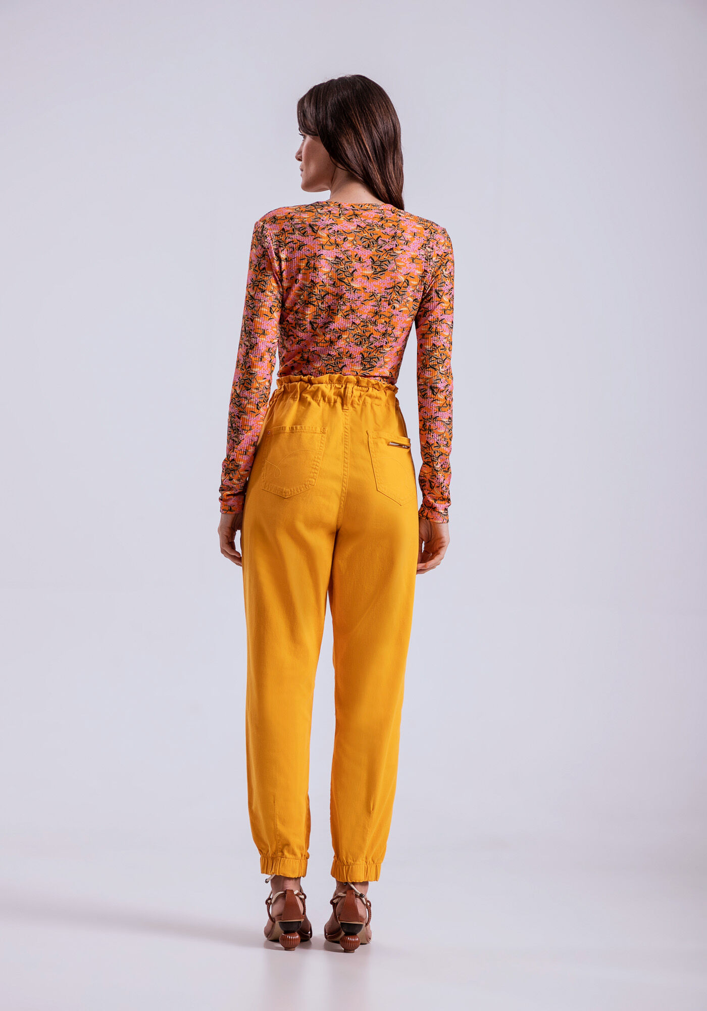 Cal&ccedil;a Sarja Jogging Cropped Cintura M&eacute;dia, , large.